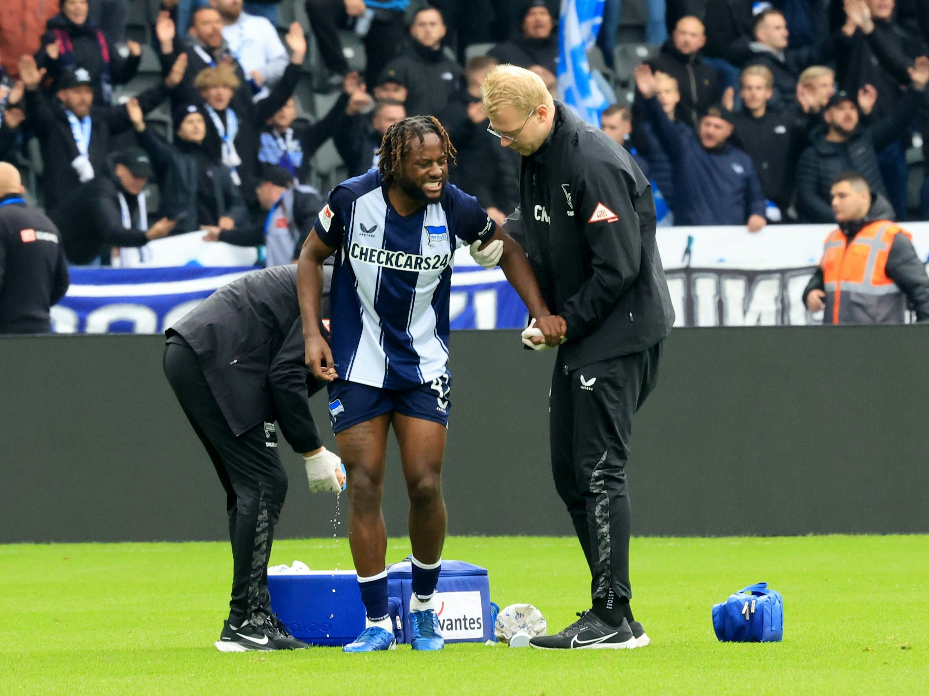 Beim 2:1-Heimsieg gegen Münster verletzte sich Herthas Deyovaisio Zeefuik am linken Knöchel und fiel vier Wochen aus. Jetzt muss er sich in die Startelf zurückkämpfen.