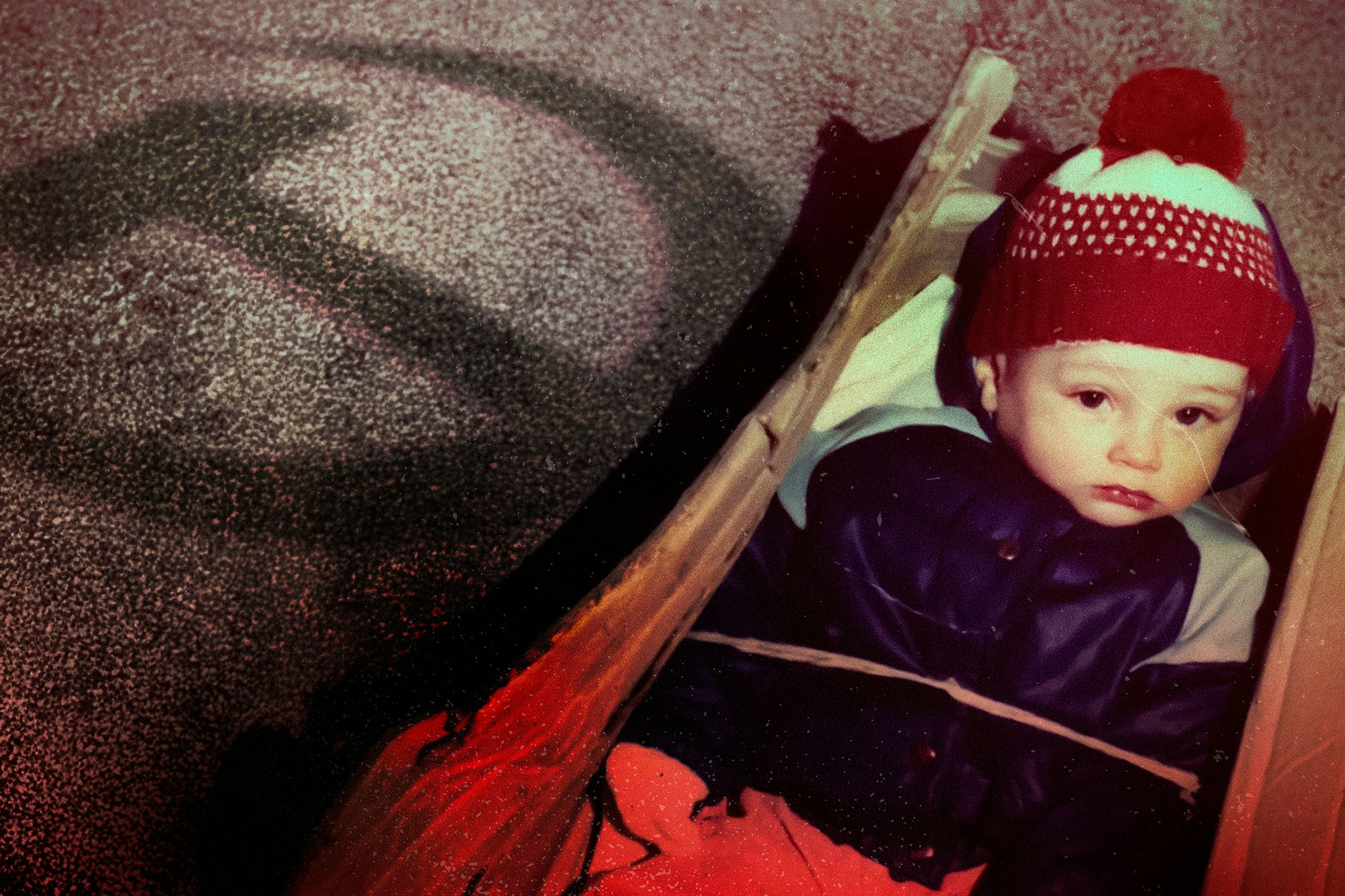 Der gestohlene Felix wurde durch einen Jungen „ersetzt“, den man mit einer Schnur gefesselt in einem Pappkarton fand.