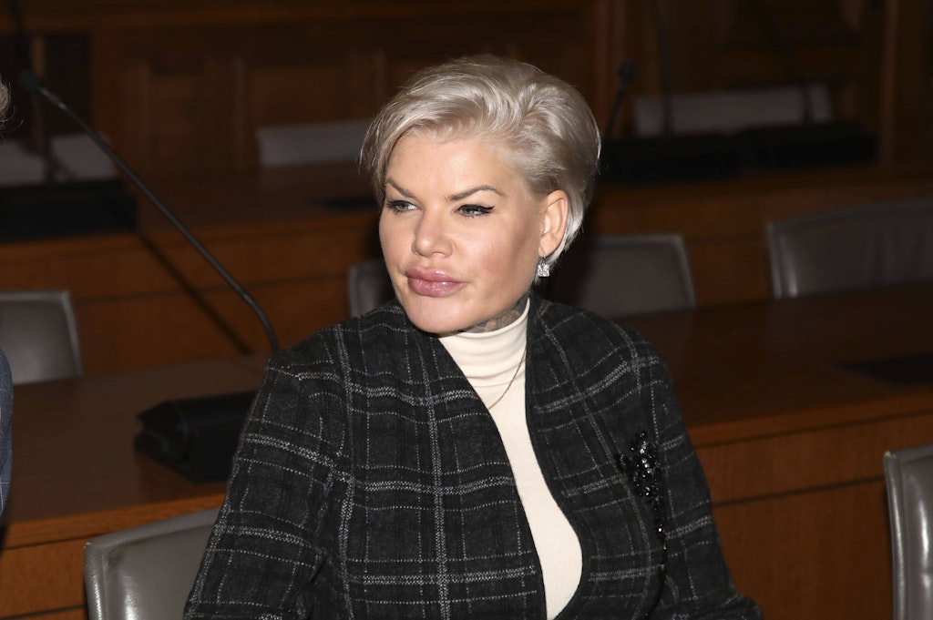 Melanie-M-ller-wehrt-sich-vor-Gericht-gegen-Hitlergru-Urteil