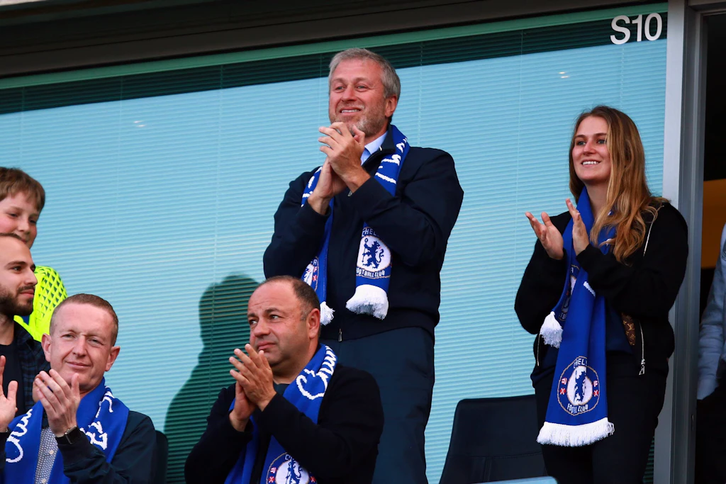 Britische Regierung droht Roman Abramowitsch mit Klage um Milliardenerlös aus Chelsea-Verkauf