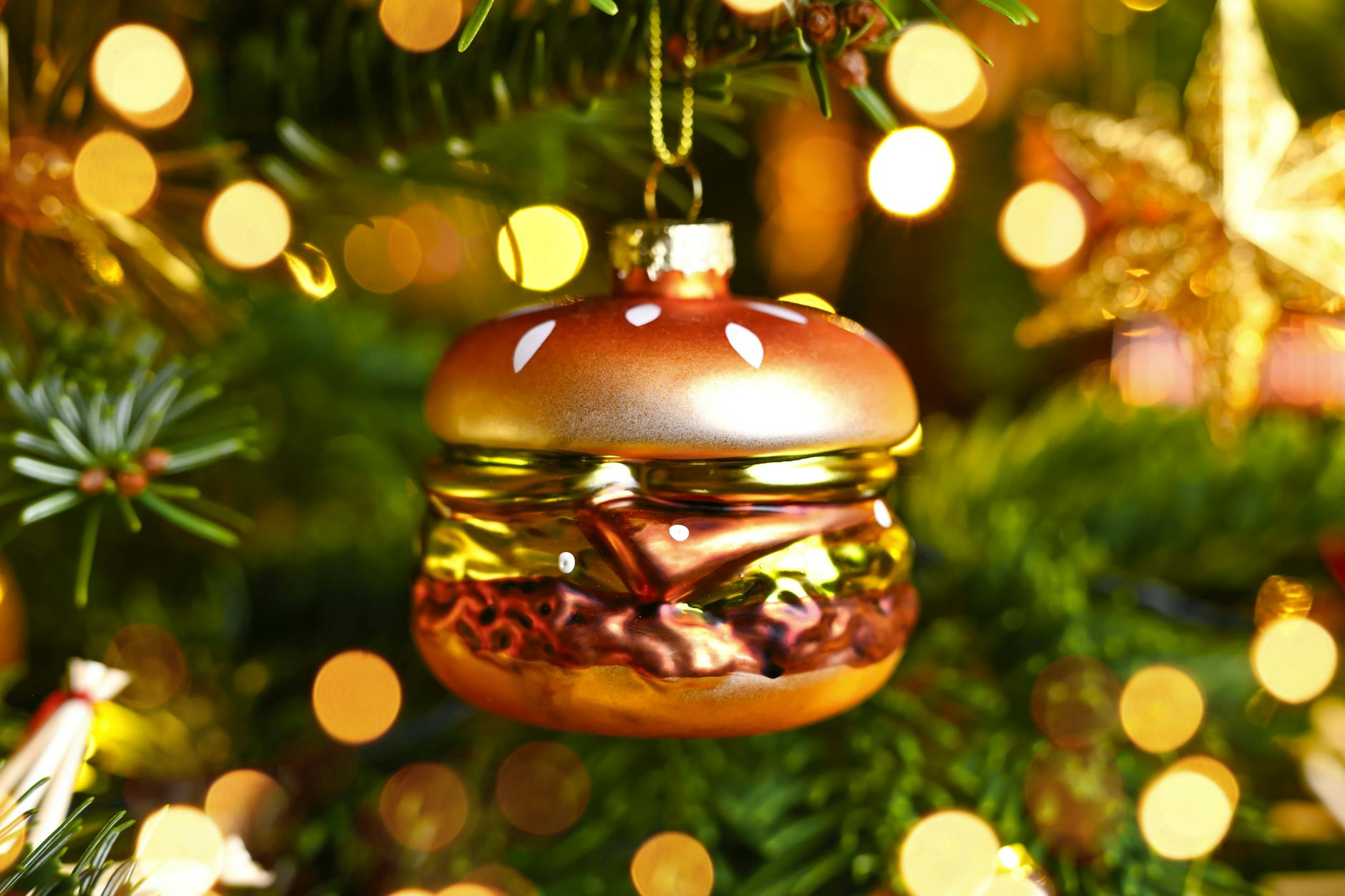 Ein Cheeseburger zu Weihnachten? Für manche passt das hervorragend zusammen.