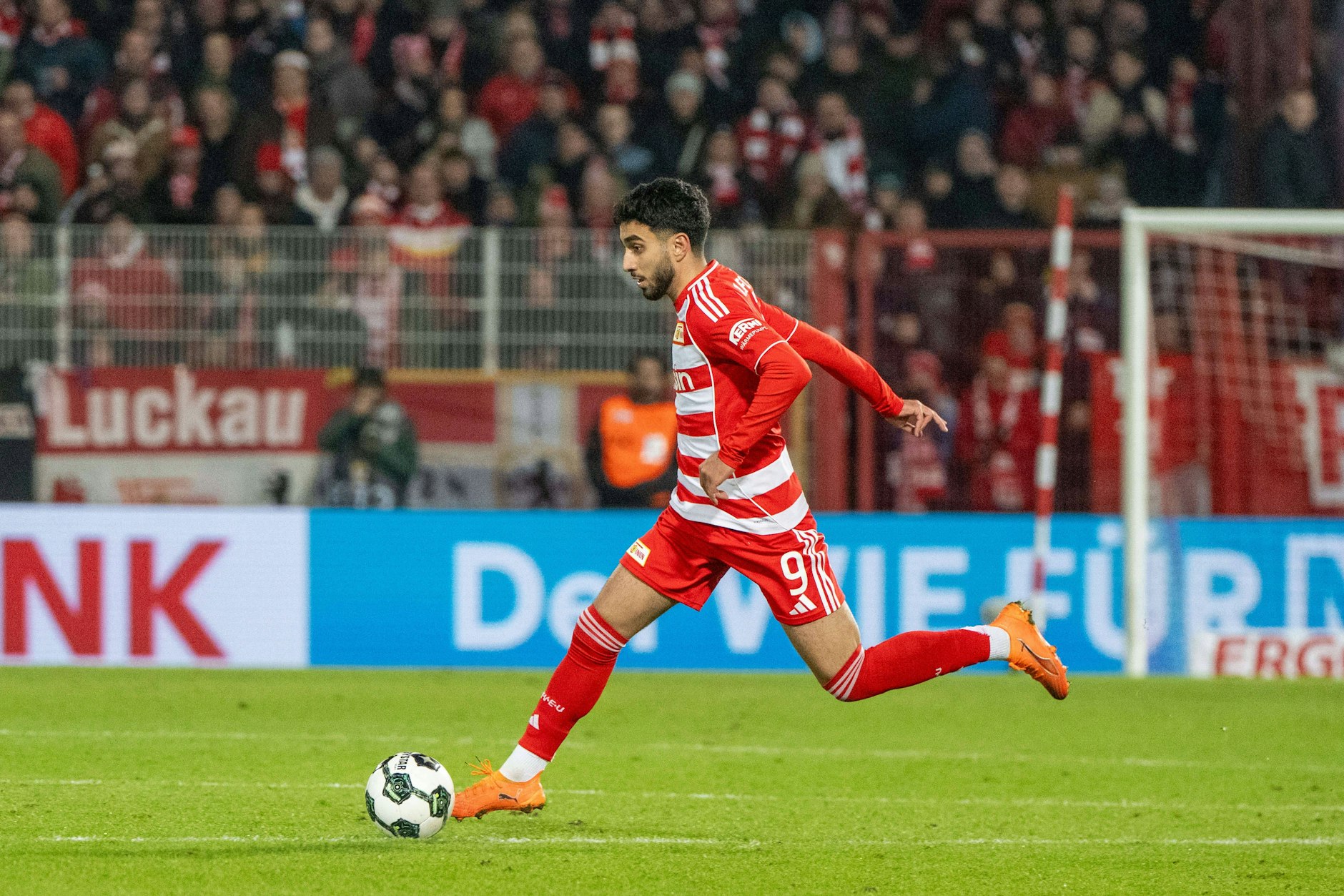 Flügelflitzer Livan Burcu debütierte nach seiner Verletzung für den 1. FC Union im DFB-Pokal gegen den FC Bayern. Sein erstes Tor will er nun gegen den 1. FC Köln schießen.