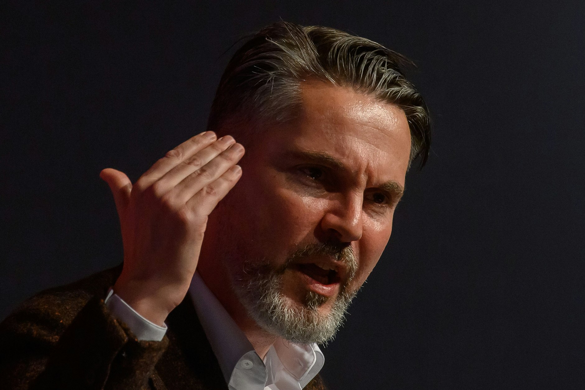 Fabio De Masi (BSW) kritisiert Merz’ Kurs.