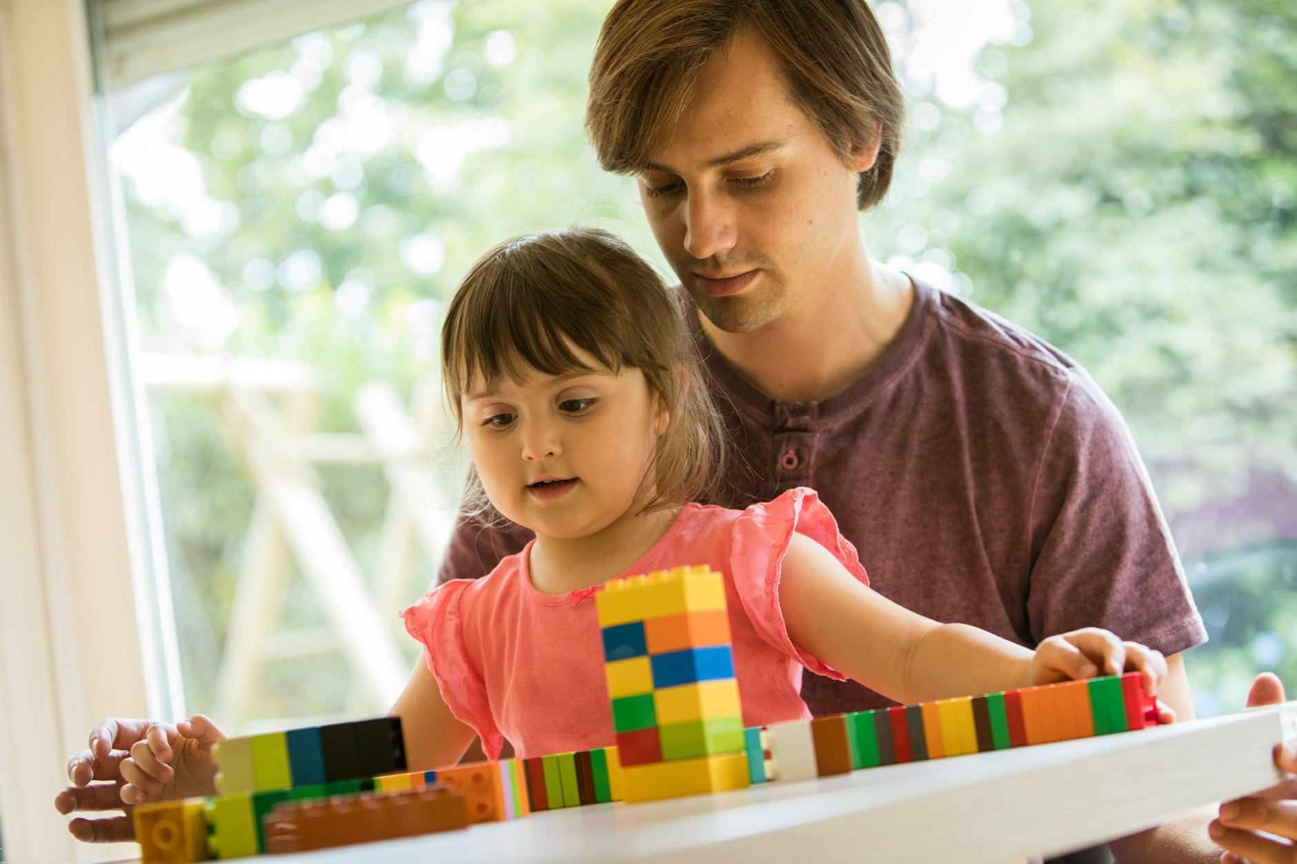 Das Spielen mit Lego oder Playmobil geht an den Feiertagen einfach dazu. Wer hätte da nicht gern ein neues Set zum Aufbauen.