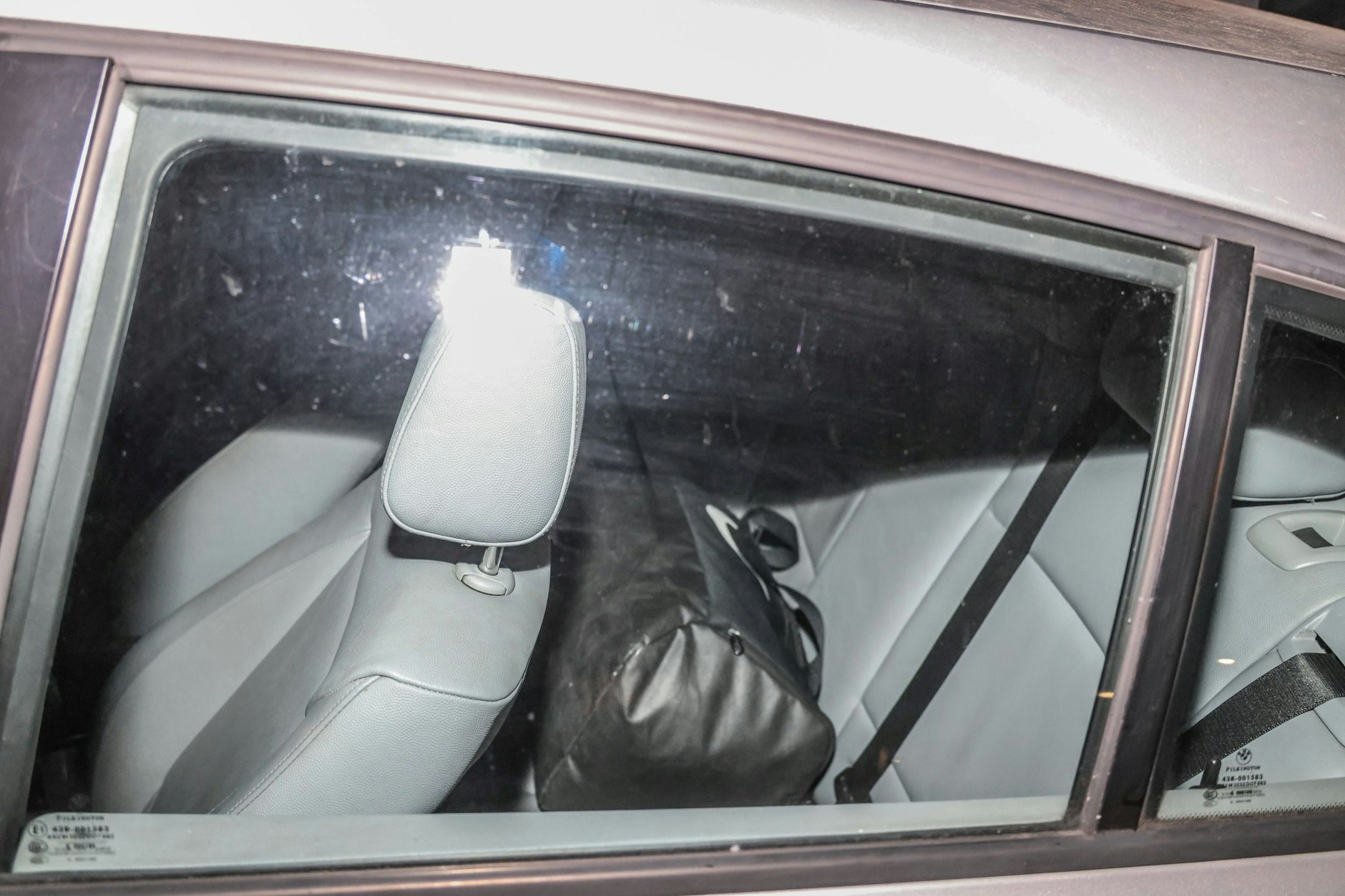 Auf der Rückbank des BMW lag nur eine schwarze Nike-Tasche.