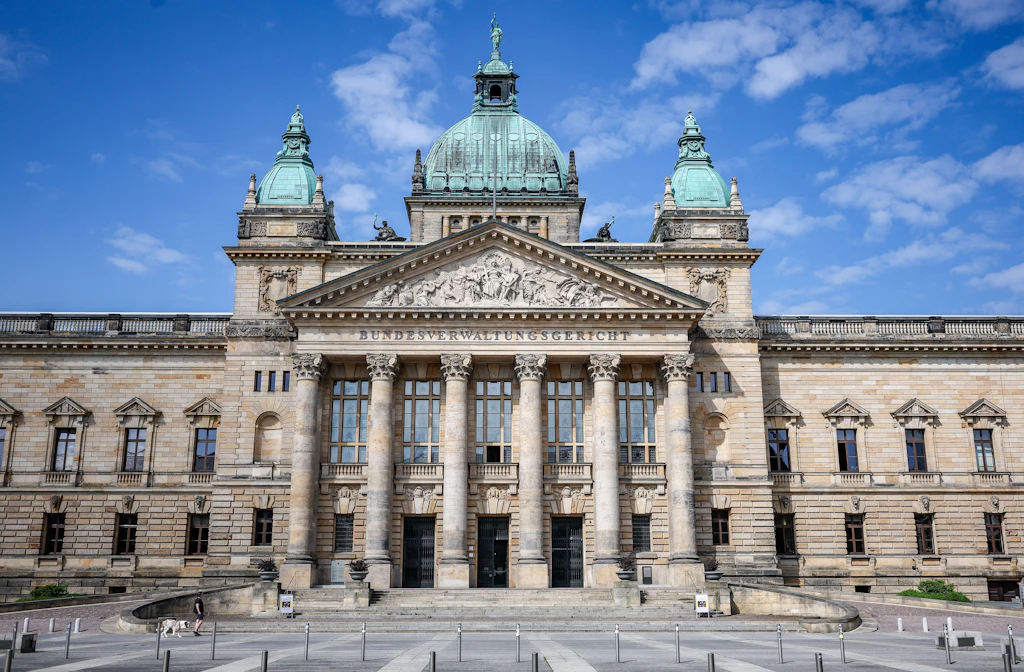 Aşırı sağcı Hammerskins'e yönelik yasak geçersiz