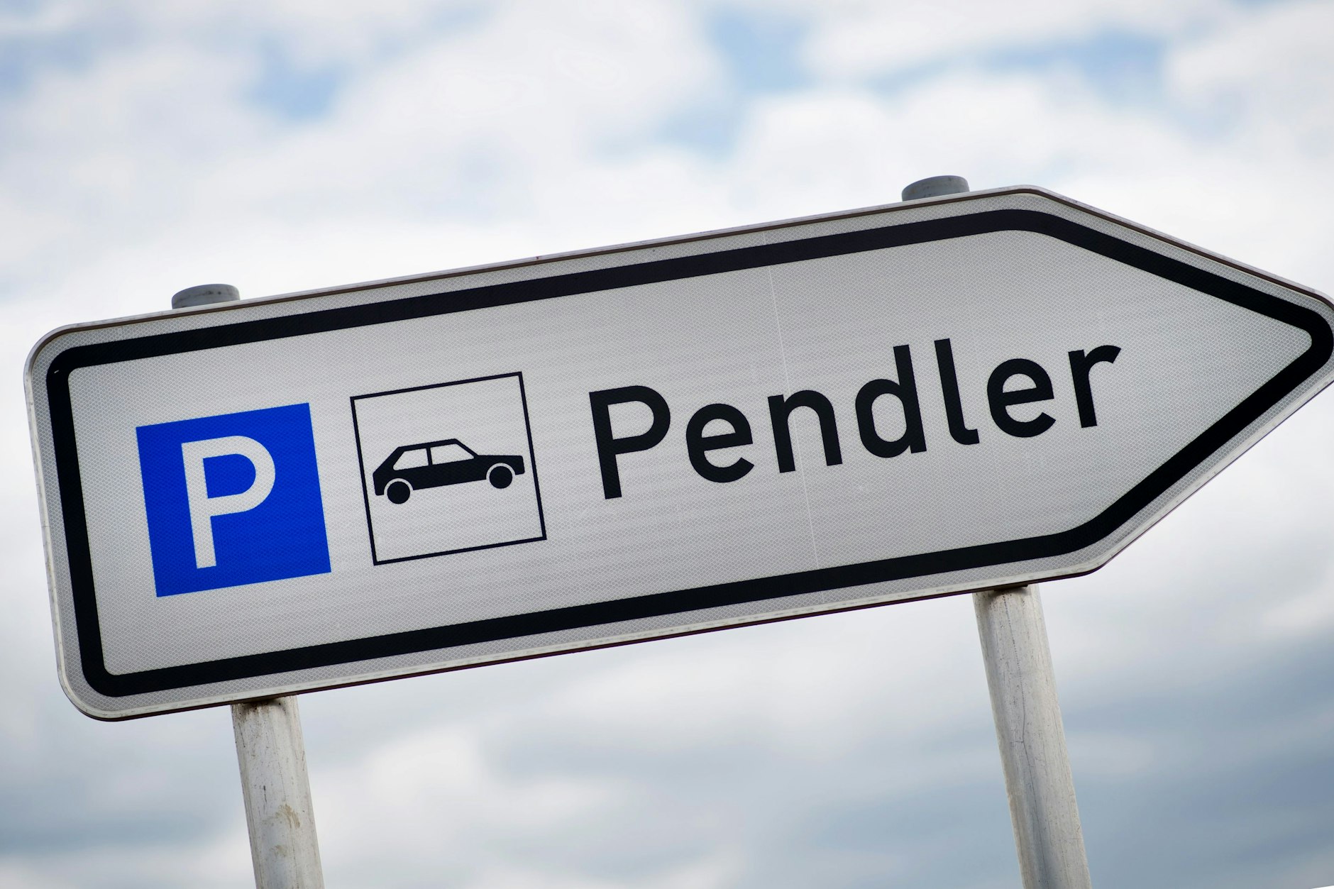 Für Pendler gibt es künftig mehr Geld. Sie können für die Fahrt zur Arbeit mehr von der Steuer absetzen.