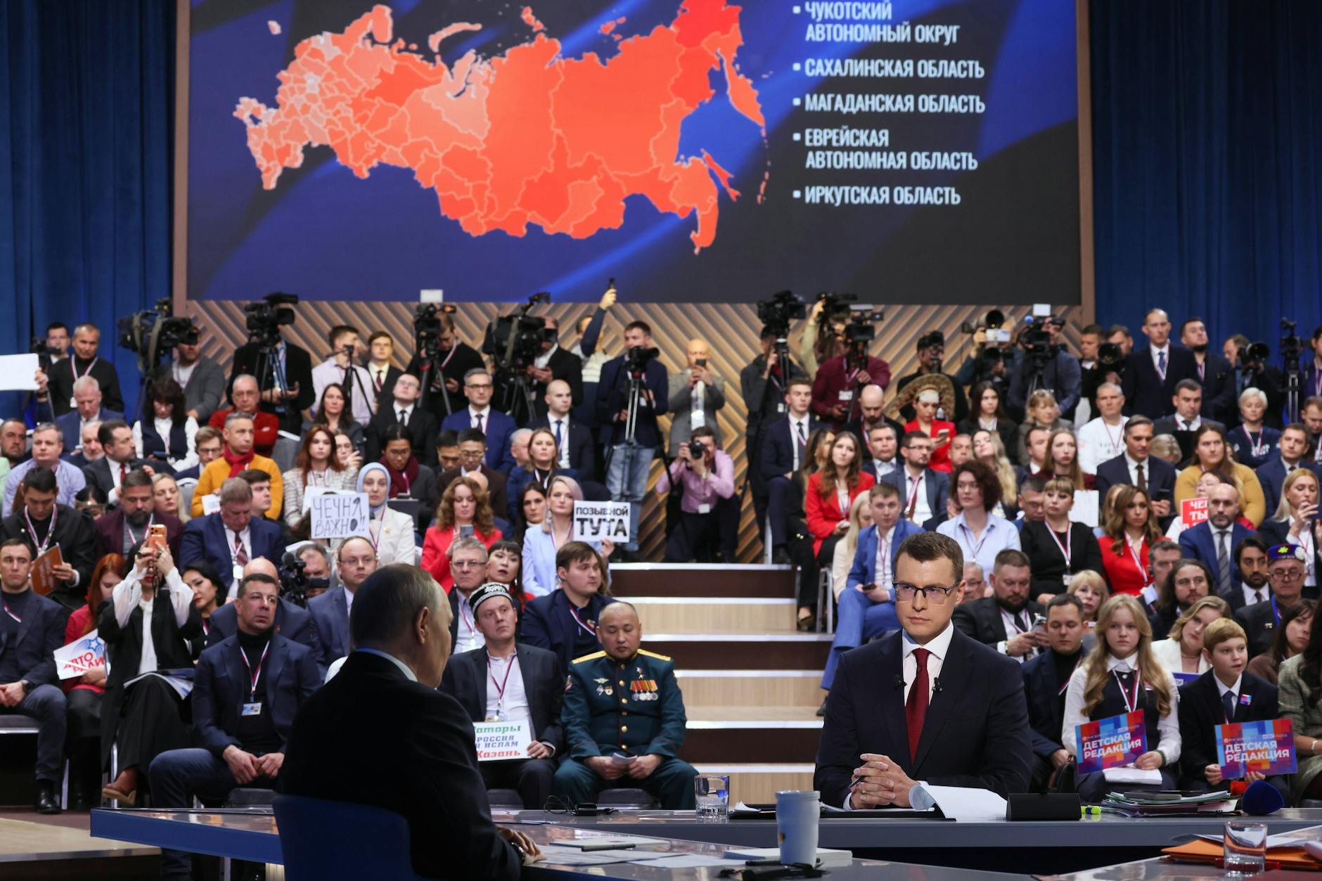 Die große Jahrespressekonferenz mit dem russischen Präsidenten ist auch in diesem Jahr mit dem TV-Format „Der direkte Draht“ kombiniert.
