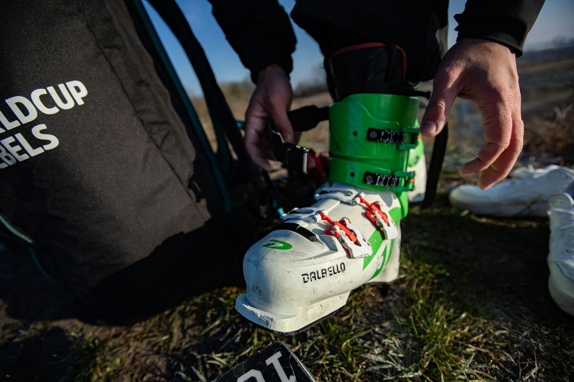 Teurer Spaß: Magnus Keltz muss sich seine Ausrüstung komplett selbst kaufen, vor allem Schuhe sind teuer.