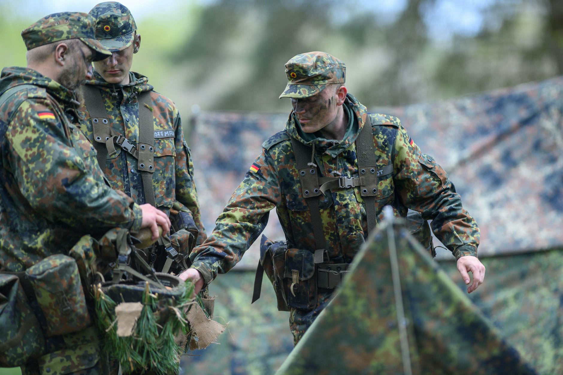 Die Bundeswehr braucht mehr Soldaten, der Wehrdienst bleibt aber freiwillig.