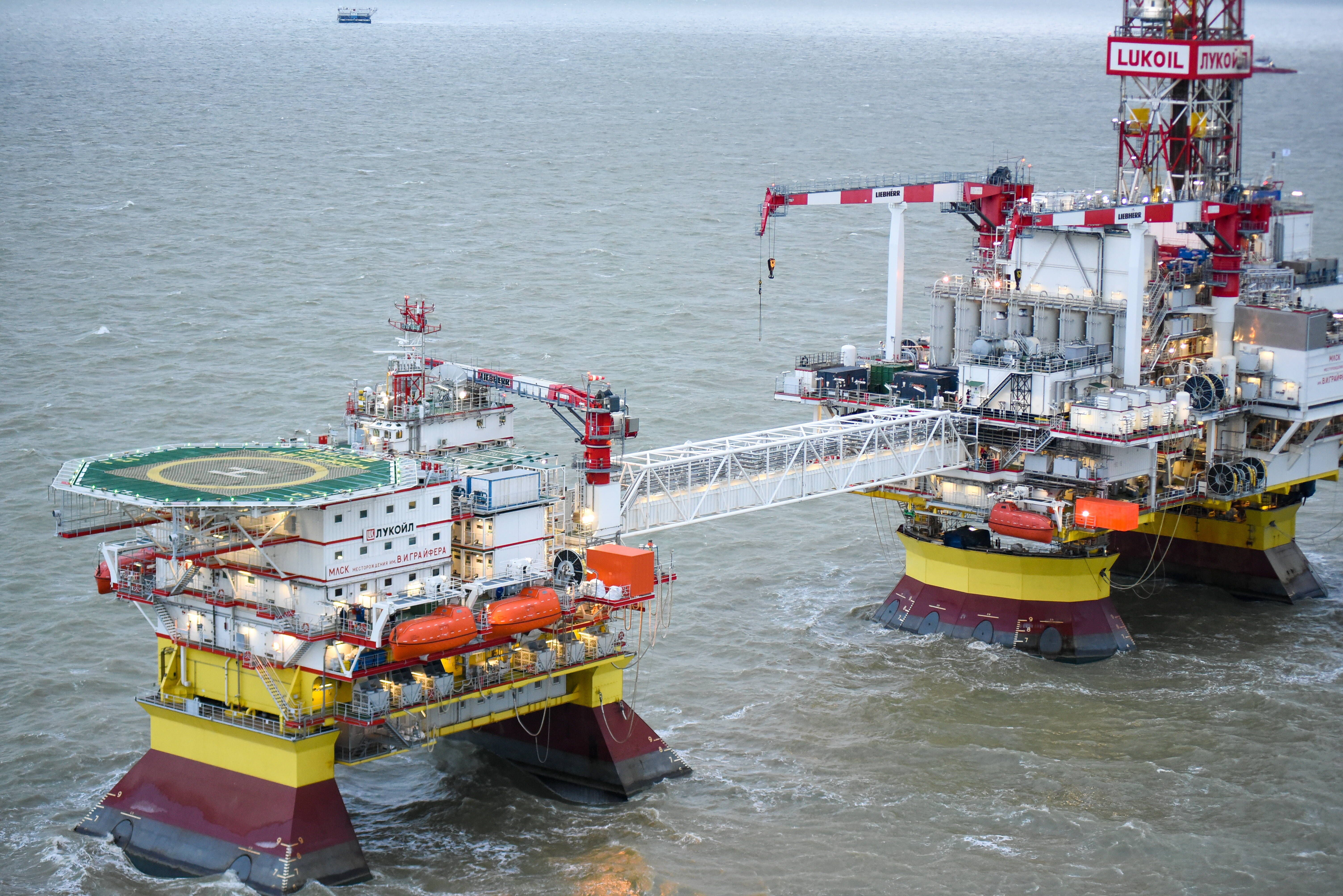 Image - Ukraine meldet Angriffe auf russische Ölplattform und Militärschiff