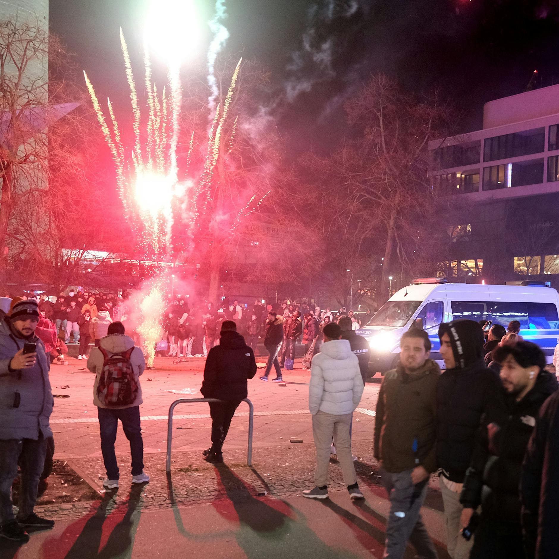 Kai Wegner kündigt harte Linie gegen Silvester-Randalierer an