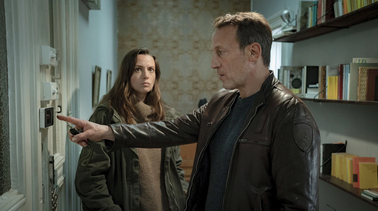 Viele Tote Und Ein Fast Nackter Tatort Kommissar viele-tote-und-ein-fast-nackter-tatort-kommissar