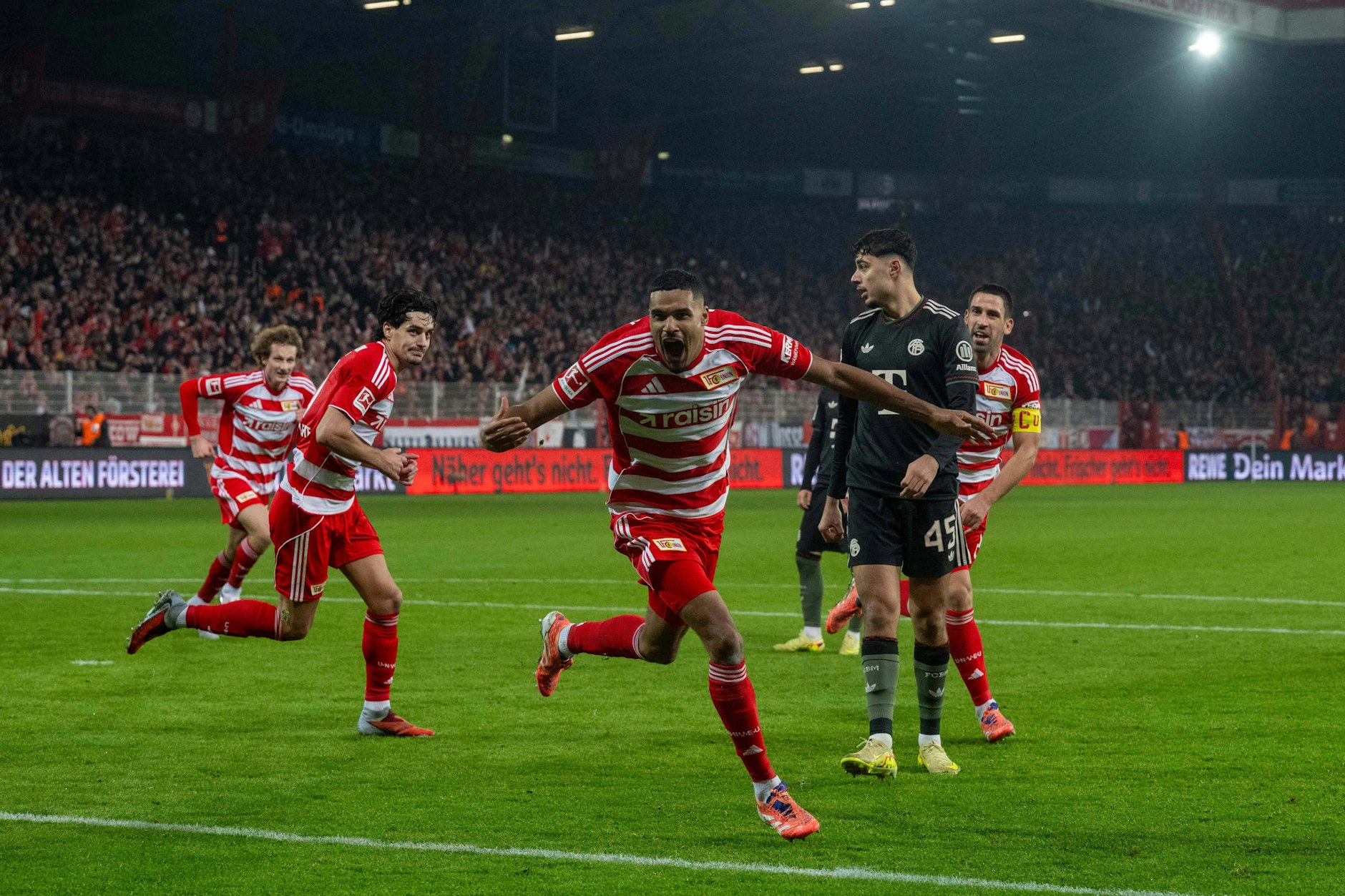 Einer der Höhepunkte für Danilho Doekhi: Gegen den FC Bayern München traf der Abwehrspieler des 1. FC Union Berlin doppelt.