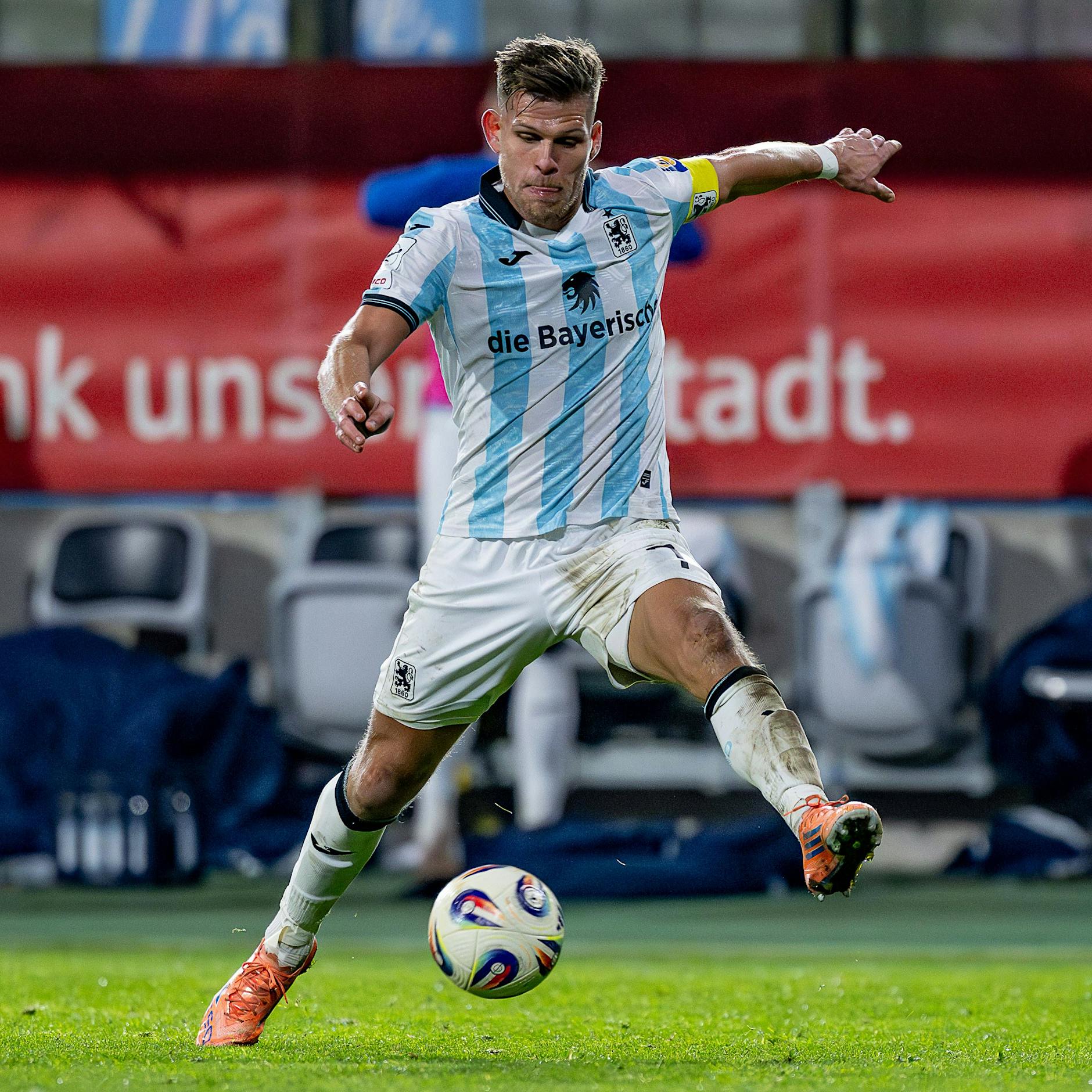 Niederlechner im Löwen-Glück, nur zwei Tore, aber Vertrag verlängert