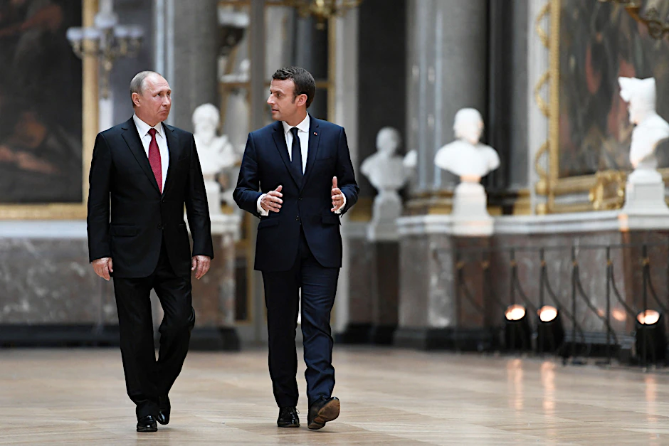 Emmanuel Macron und Wladimir Putin (l.) in der Galerie des Batailles in Versailles, am 29. Mai 2017