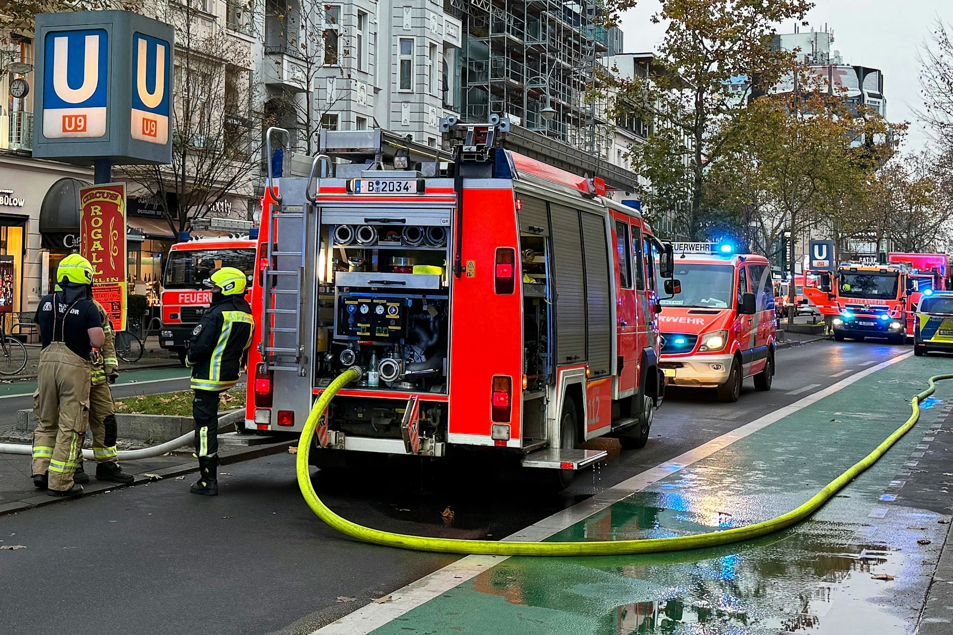 Die Reparaturarbeiten im U-Bahnhof Schloßstraße ziehen sich, weil nach dem Brand erst alles gereinigt werden muss.