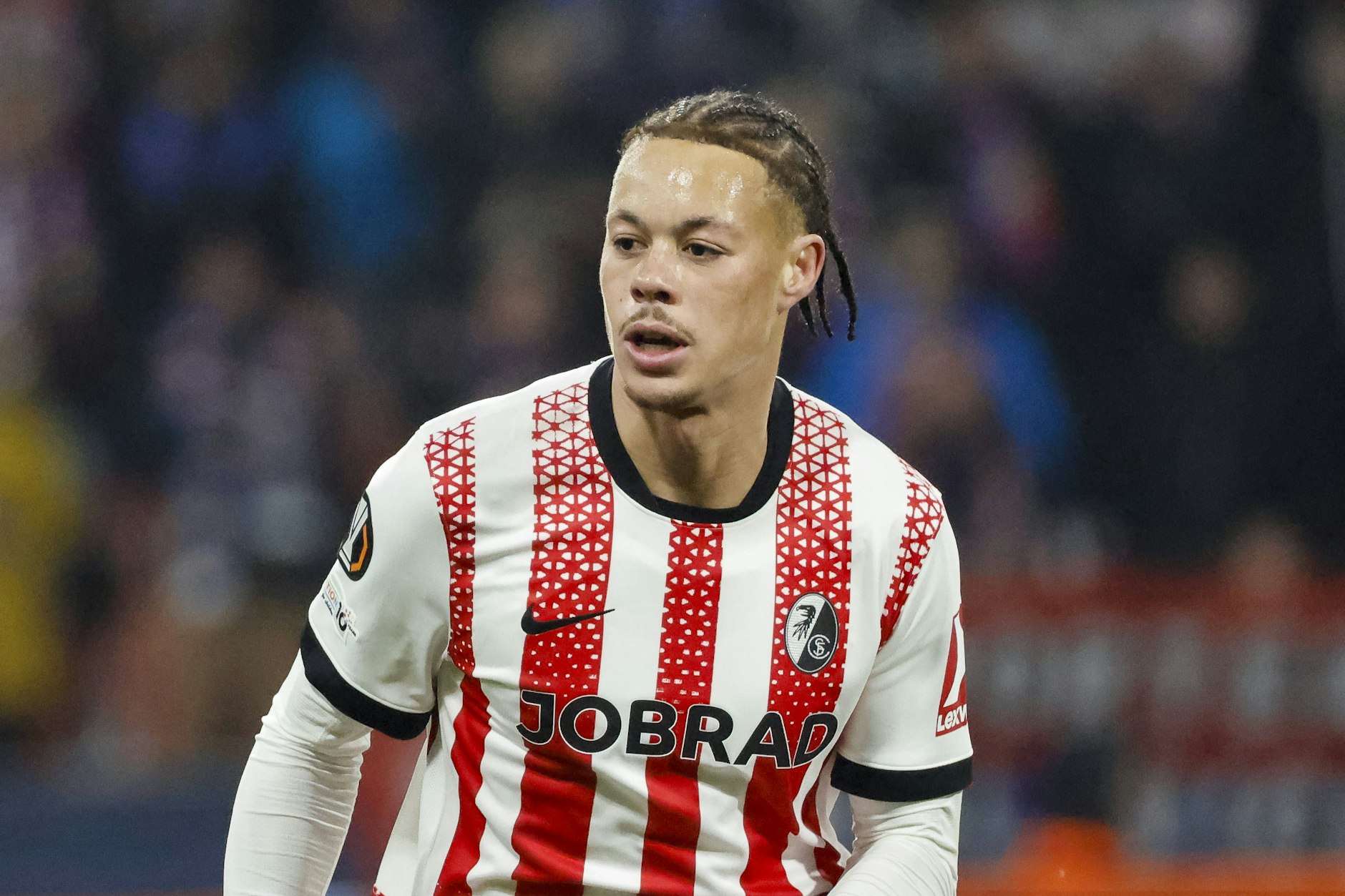 Derry Scherhant hat eine starke Hinrunde beim SC Freiburg gespielt. Zuletzt schoss er das 4:3-Siegtor beim Auswärtsspiel in Wolfsburg.