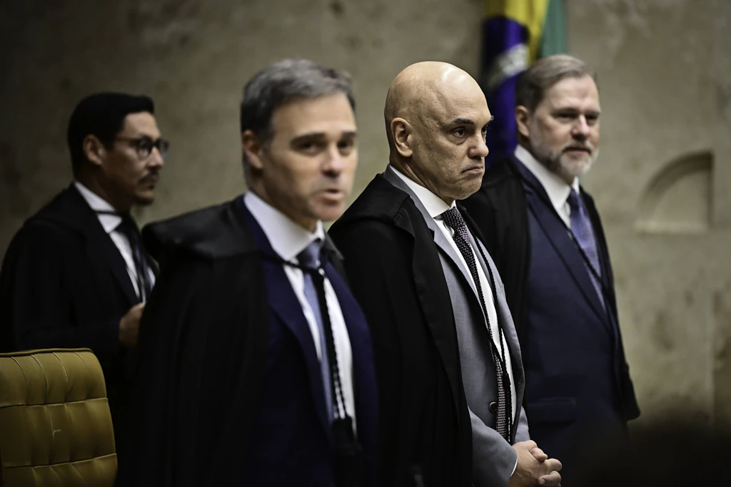 Alexandre de Moraes (M.) ist beauftragter Richter im Prozess gegen Ex-Präsident Bolsonaro.