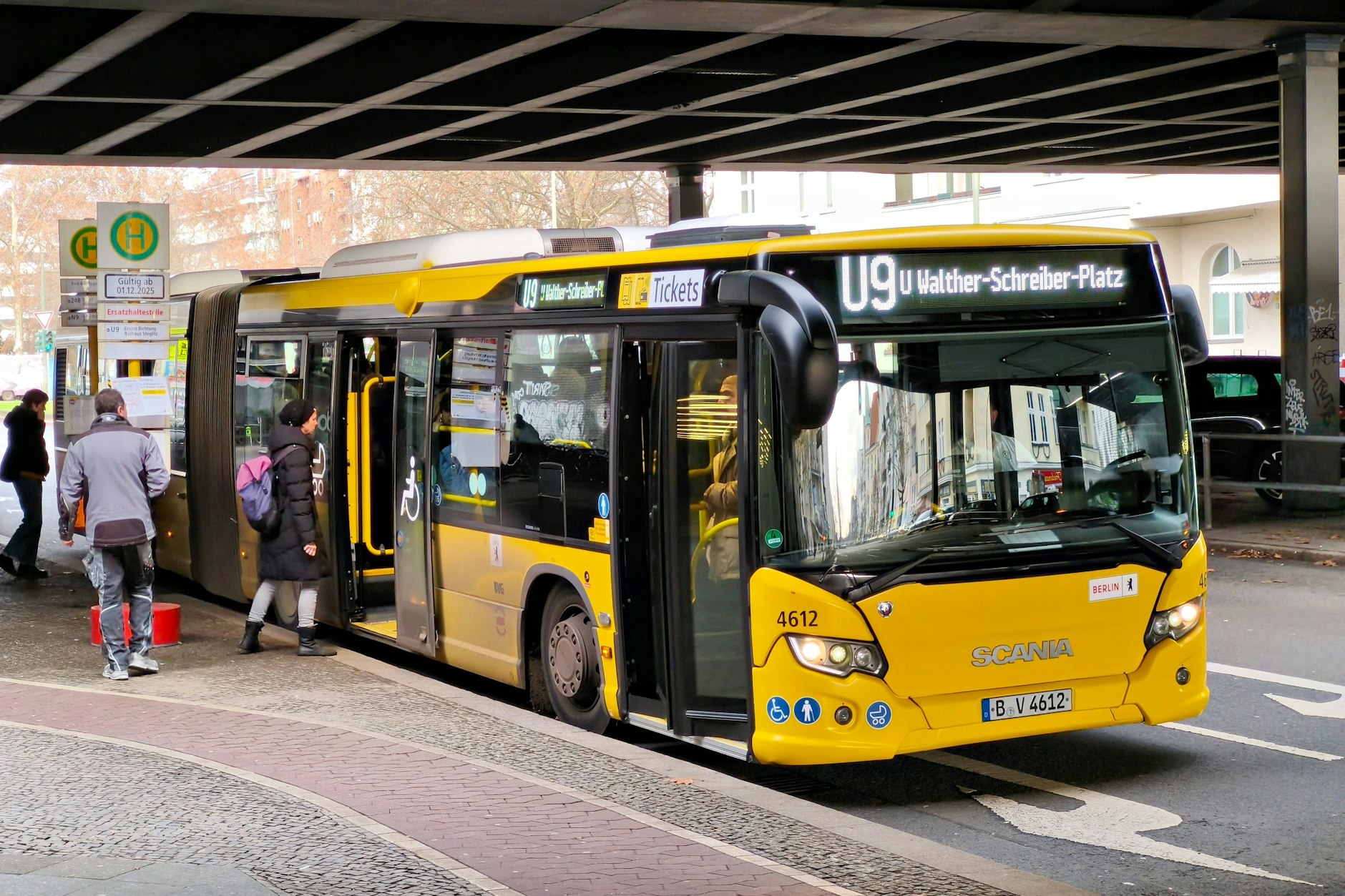 Der Schienenersatzverkehr mit Bussen für die unterbrochene U9 entfällt Anfang Januar. Stattdessen müssen bestehende Buslinien genutzt werden.
