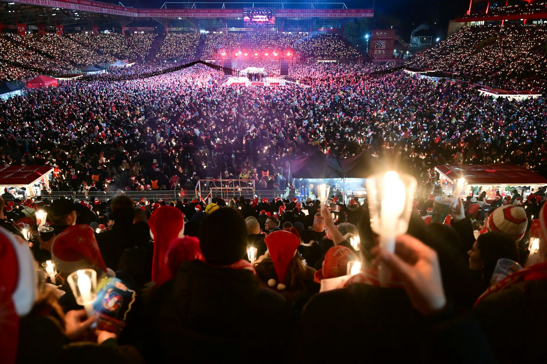 In der Alten Försterei wurde es Dienstagabend feierlich. Wie immer am 23. Dezember!