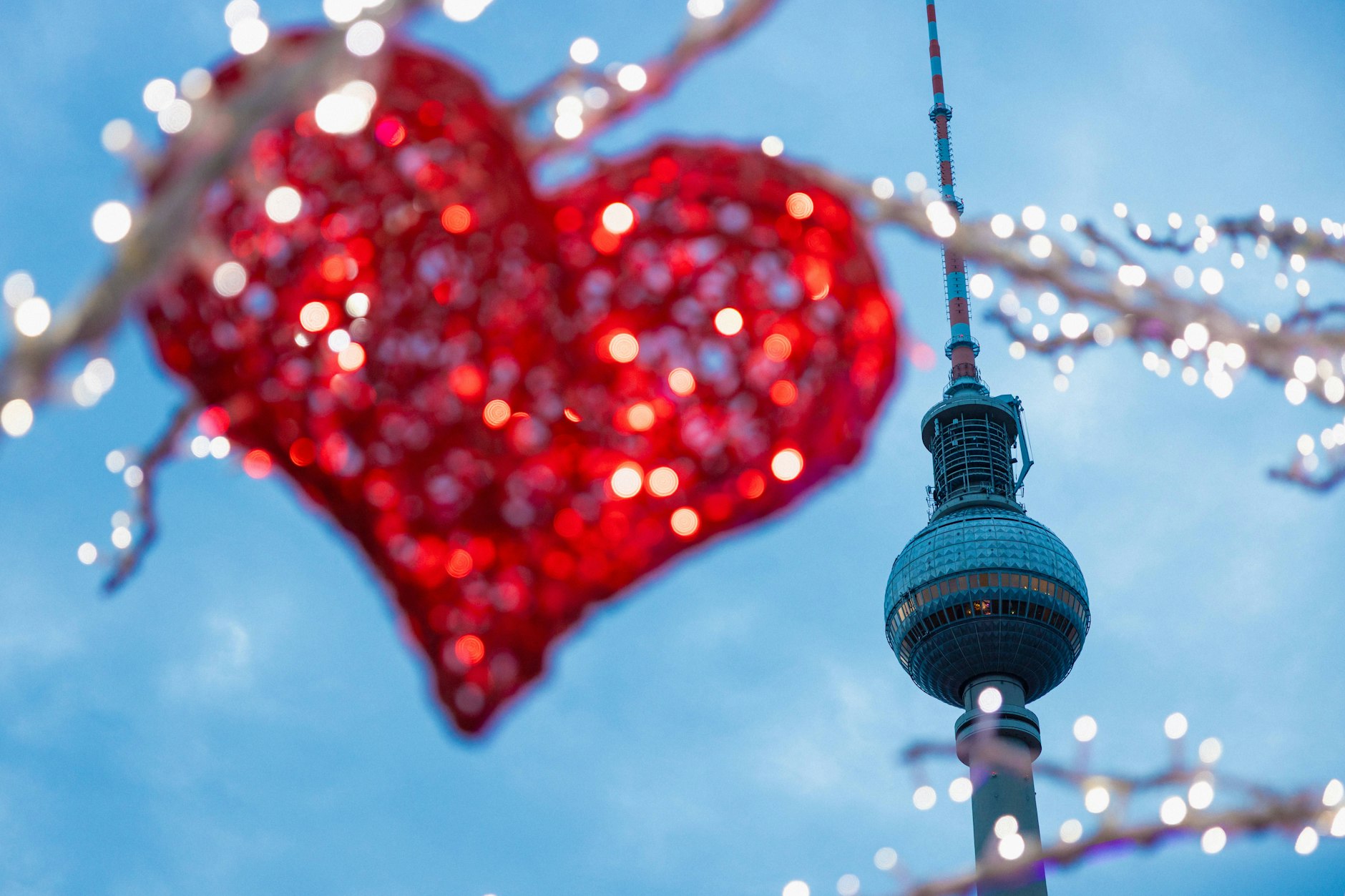 In der Vorweihnachtszeit zeigt sich Berlin mancherorts von seiner strahlendsten Seite.