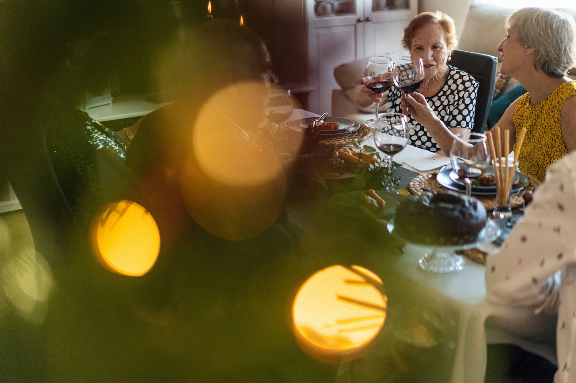 Weihnachten 2025: Tradition ist oft überbewertet, die klassische Familie sowieso.