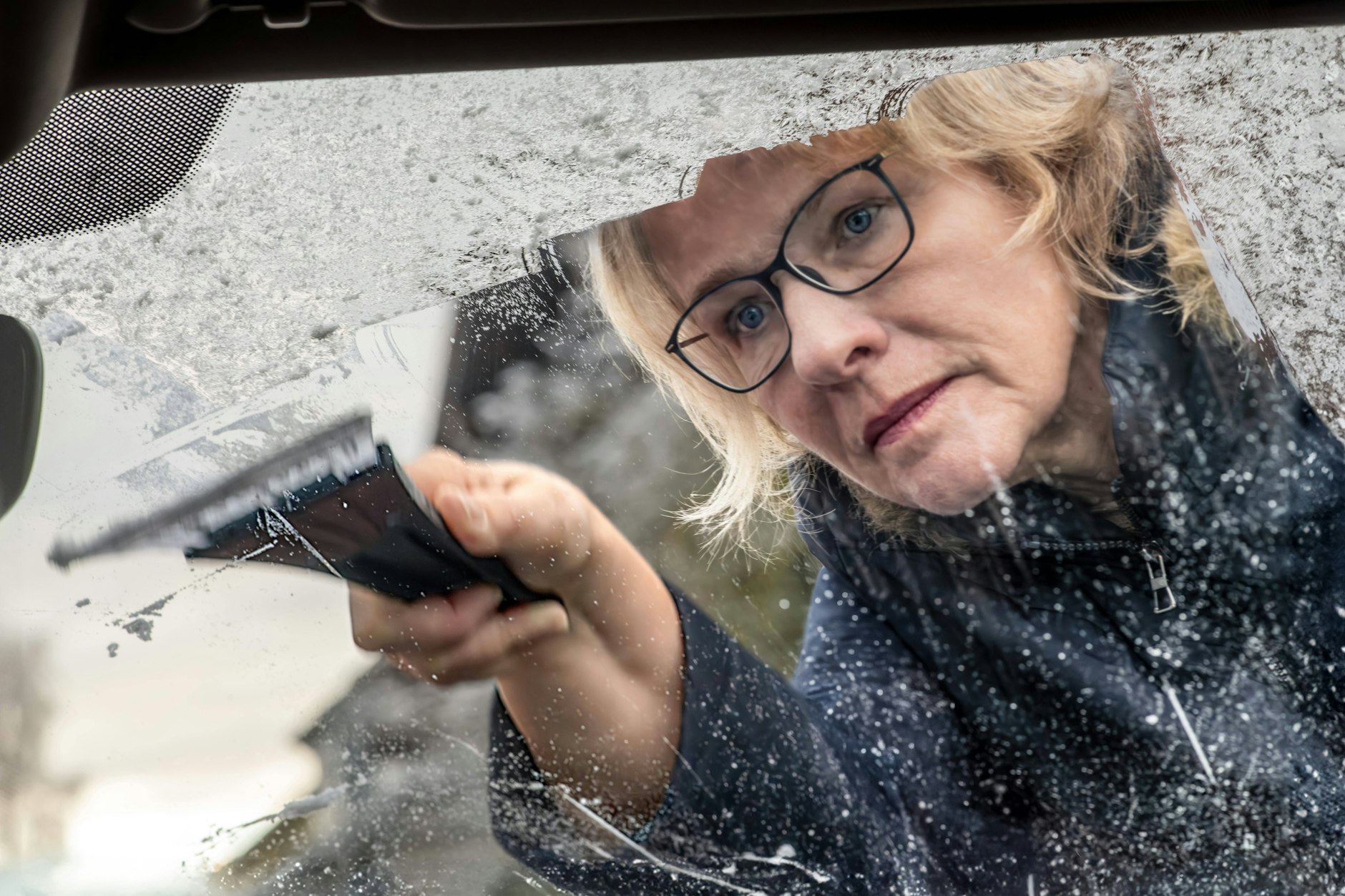Berliner müssen sich rund um Weihnachten auf Eiskratzen einstellen.