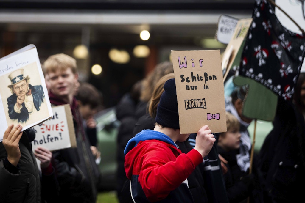 Linke wollen Kriegsdienstverweigerer beraten: „Es sind junge Menschen, die für den Staat sterben so…
