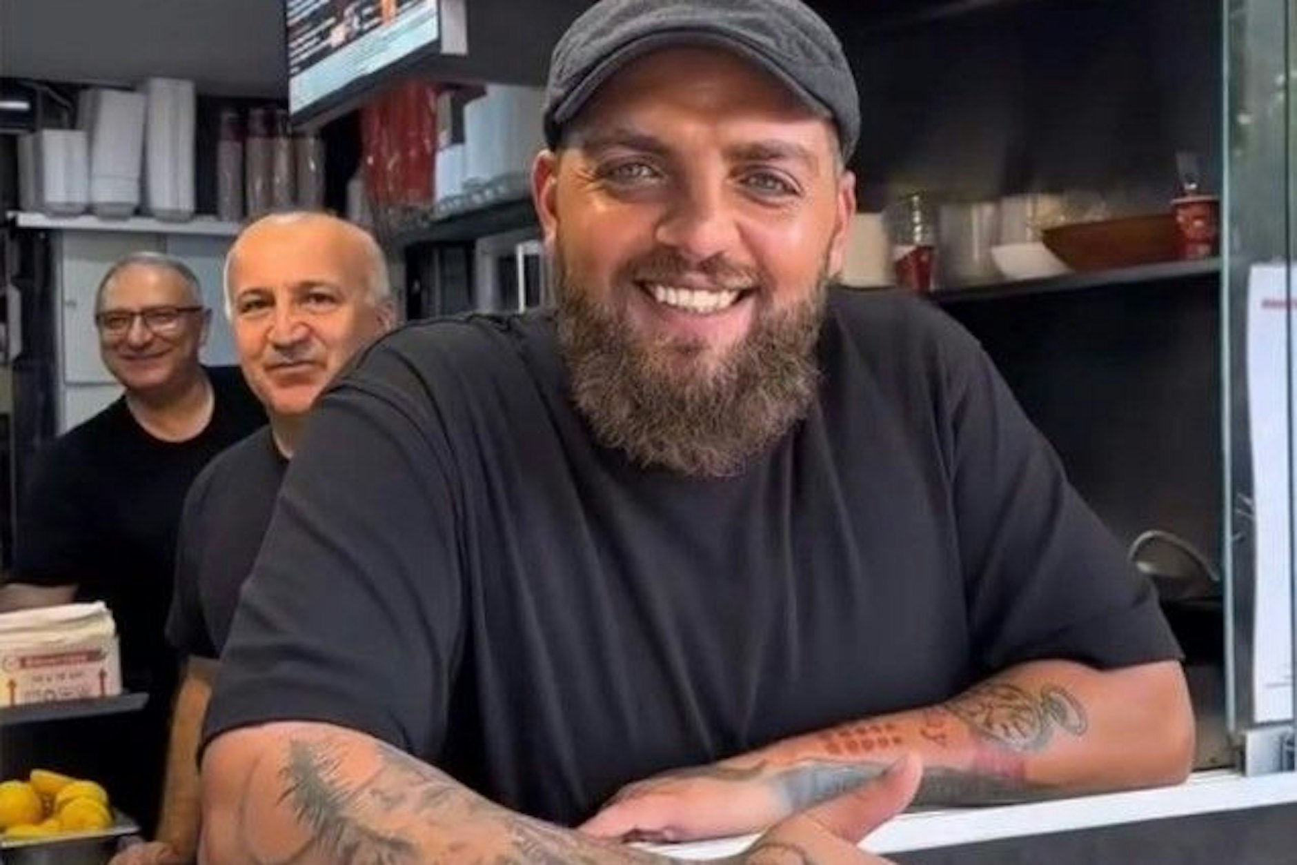 Hakan Mamout-Oglou und sein Team vom Fly Döner in Wittenau