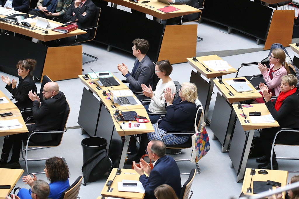 Di-ten-Bescherung-f-r-Berliner-Abgeordnete