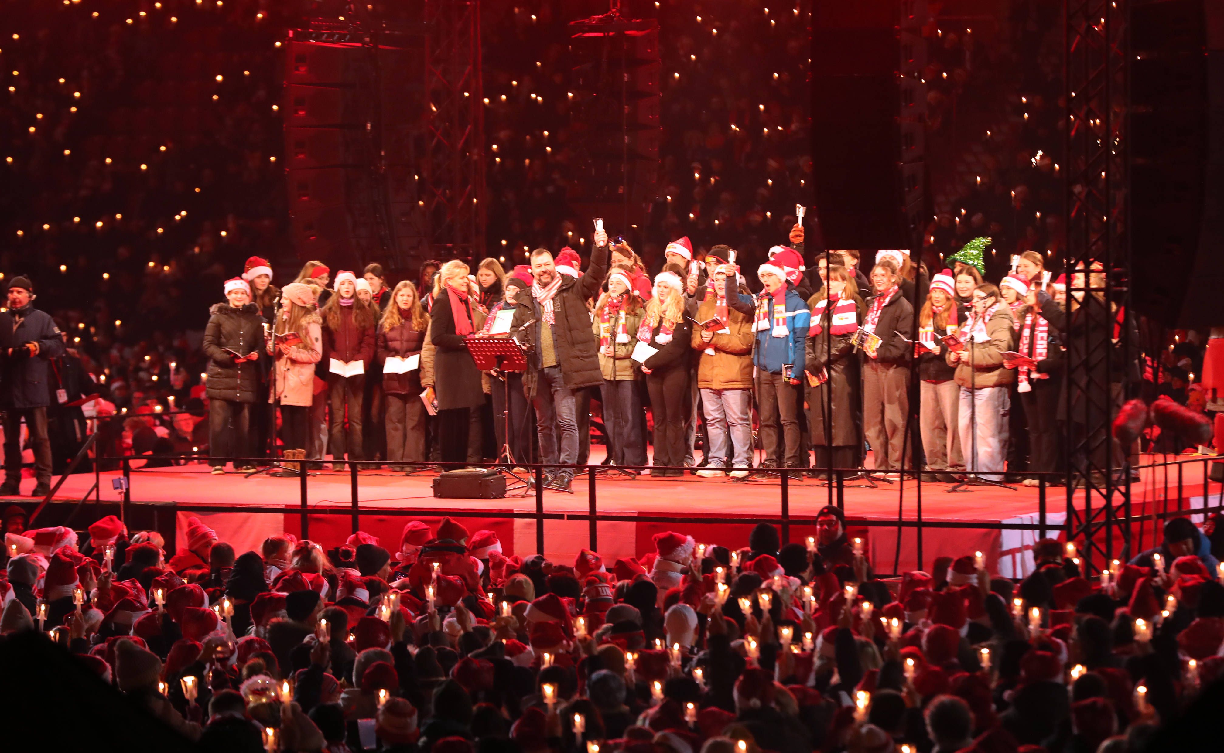 Keine stille Nacht: So war das Weihnachtssingen des 1. FC Union