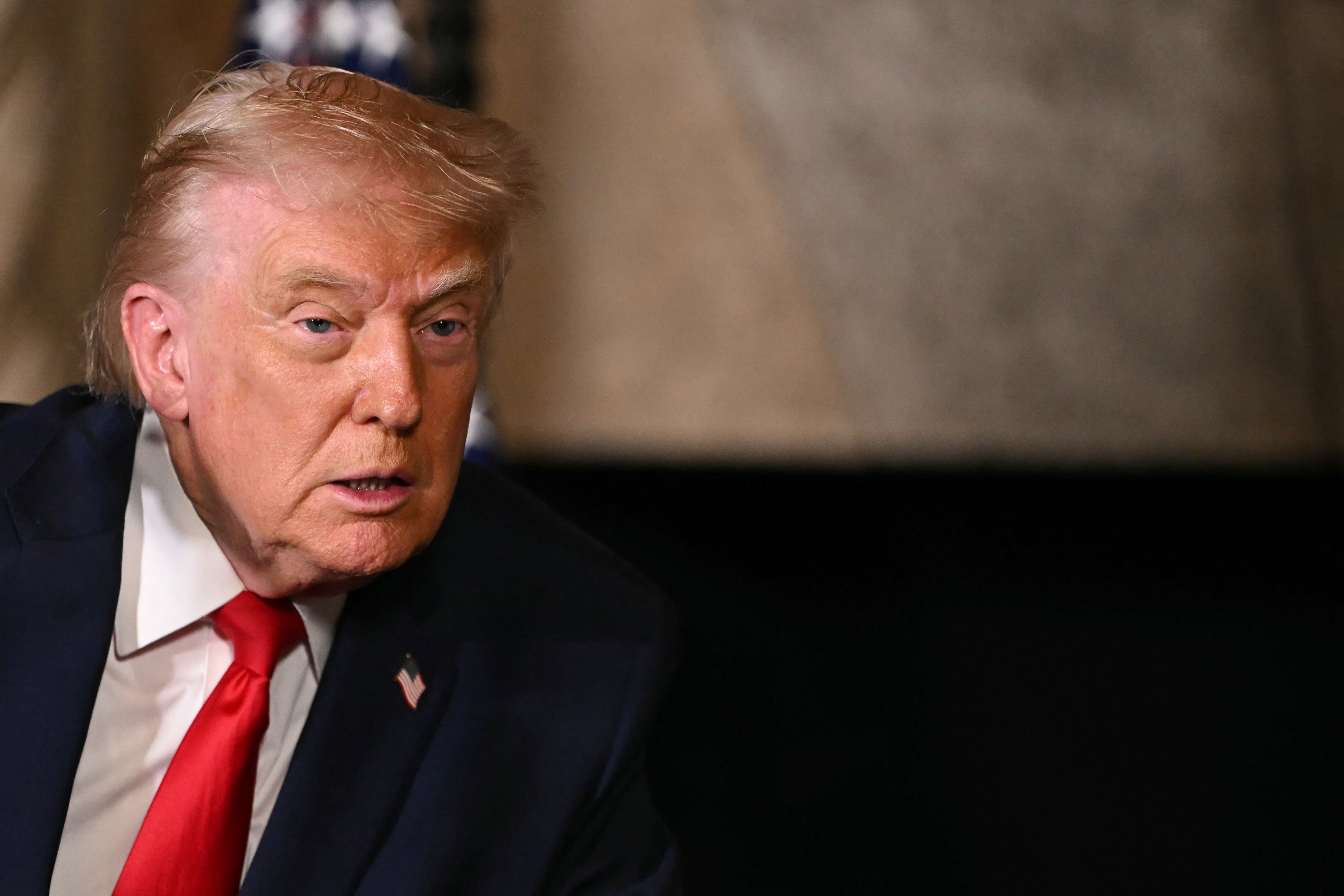 Weitere Epstein-Dateien veröffentlicht: Trump war alleine mit 20-Jähriger und Epstein in Privatjet