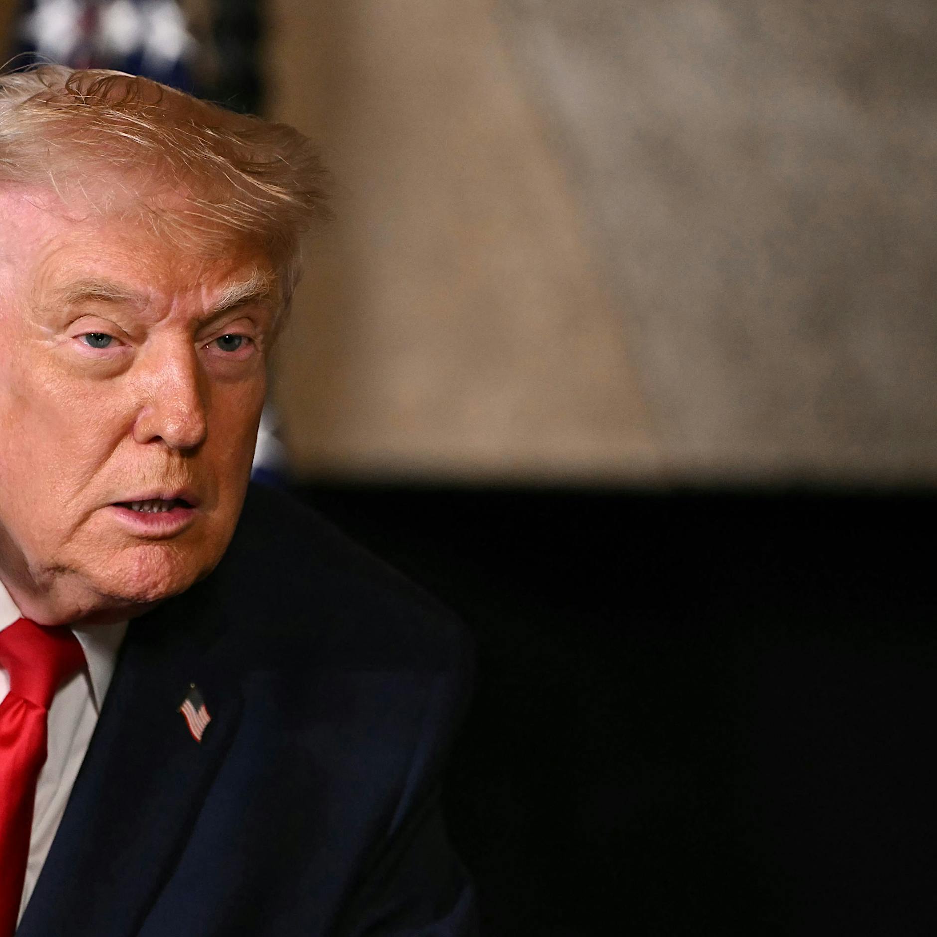 Weitere Epstein-Dateien veröffentlicht: Trump war alleine mit 20-Jähriger und Epstein in Privatjet