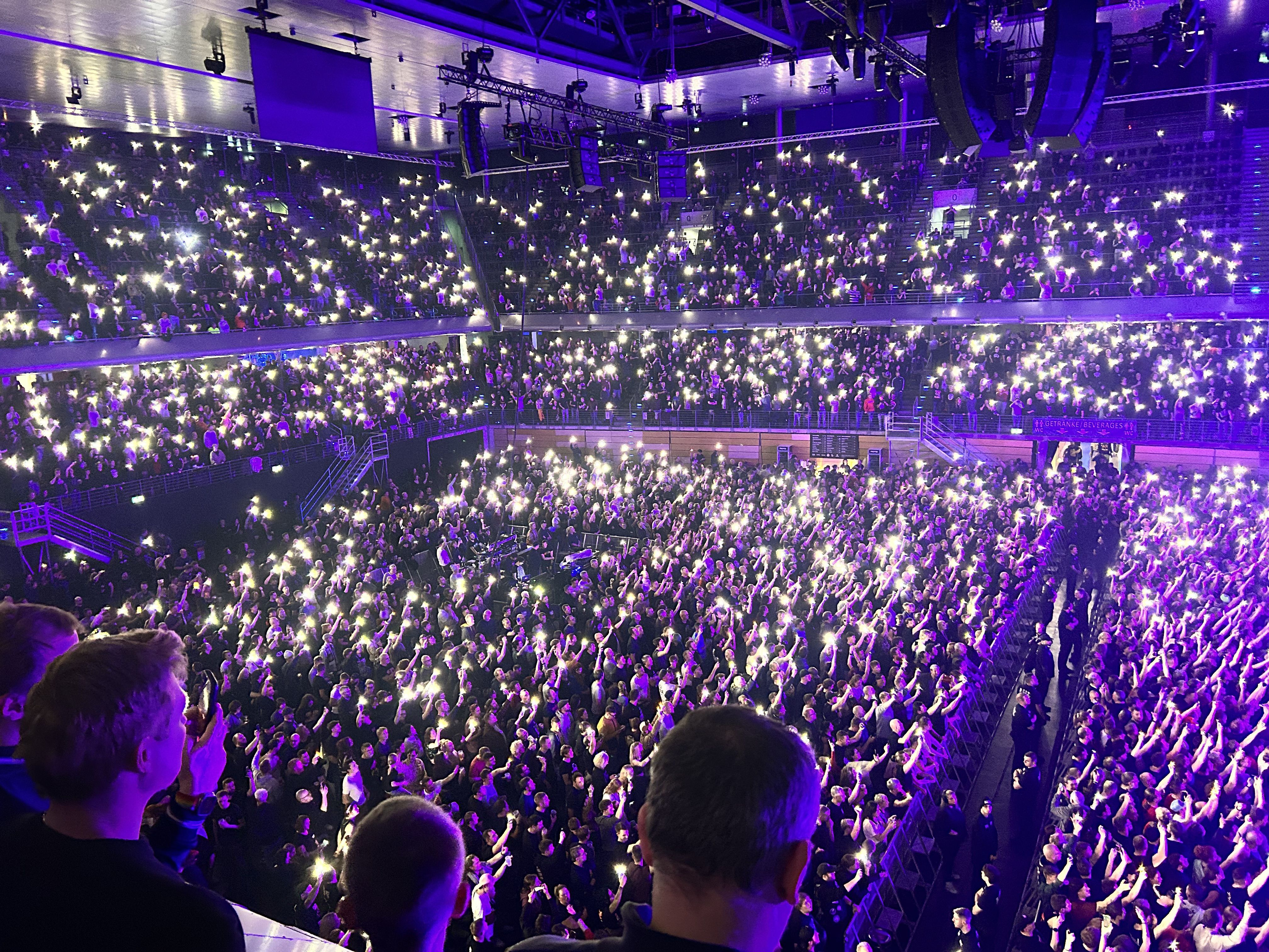 Feine Sahne Fischfilet in der Max-Schmeling-Halle: Voll in die Magengrube