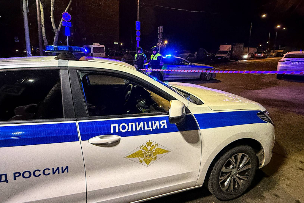 Verdächtiger sprengt sich und zwei Polizisten in die Luft