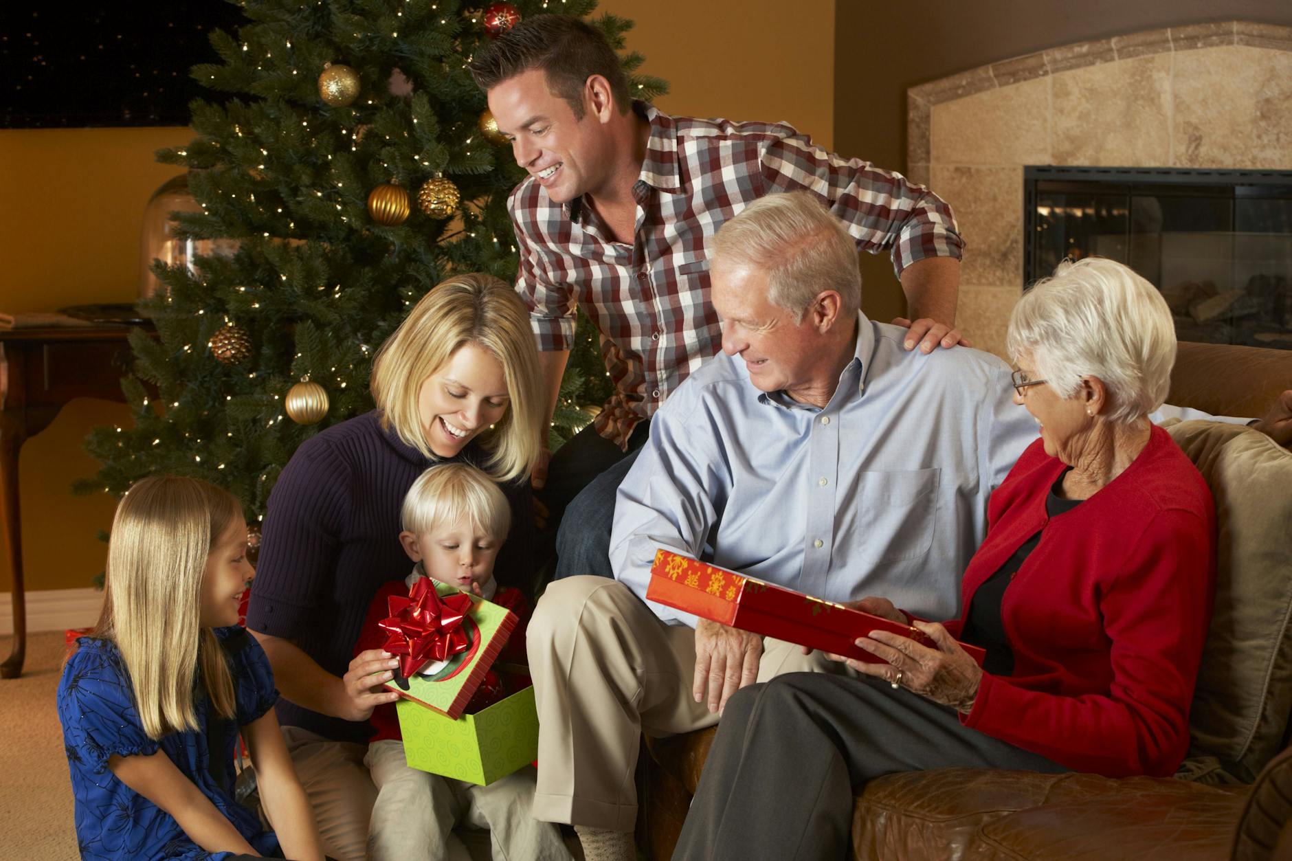 Viele Familien wünschen sich ein harmonisches Weihnachtsfest. Doch ab wann darf man sich eigentlich „frohe Weihnachten“ wünschen?