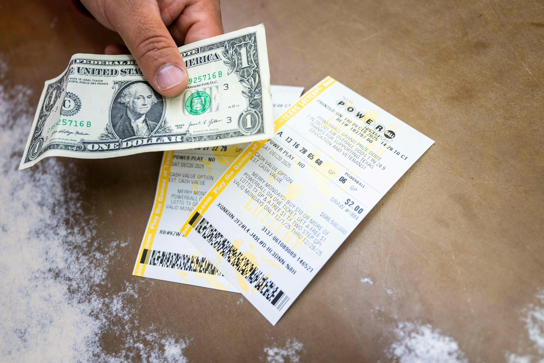 Für zwei Dollar kann man bei Powerball mitspielen. Soviel kostet ein Tipp über fünf Zahlen plus Zusatzzahl.