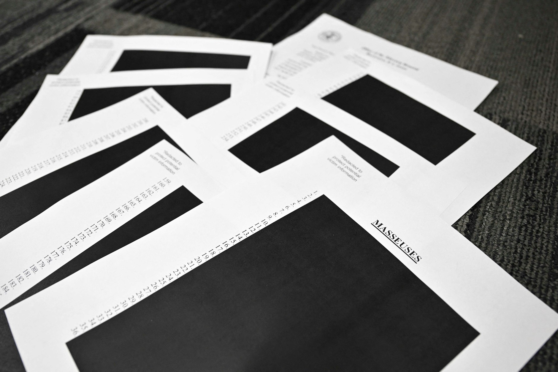 Zahlreiche bisher veröffentlichte Dokumente waren stark geschwärzt.