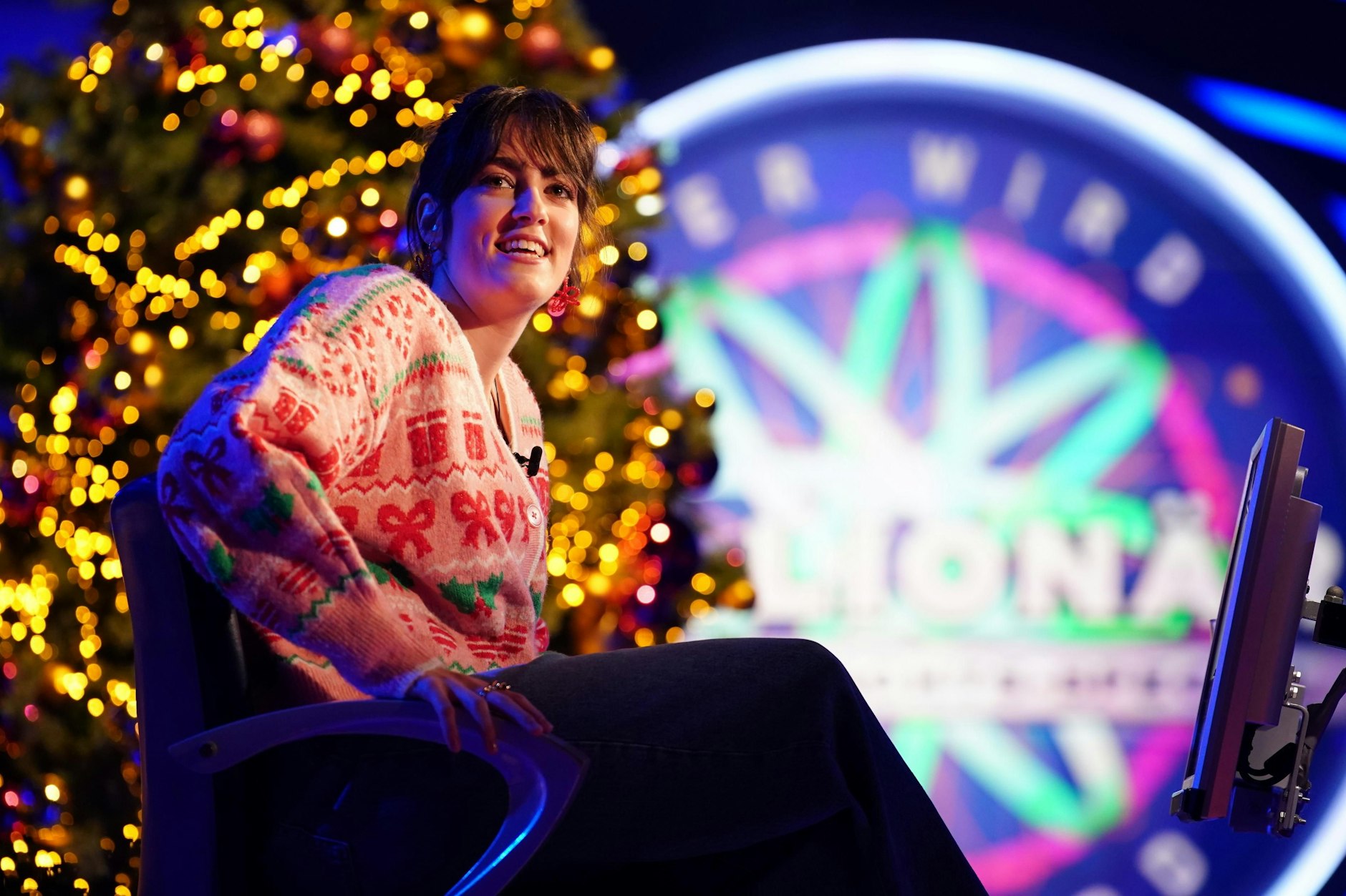 Kandidatin Gloria Dilba bei „Wer wird Millionär?“. Sie weiß leider nicht, wer im August 2025 eine Goldene Schallplatte bekam.