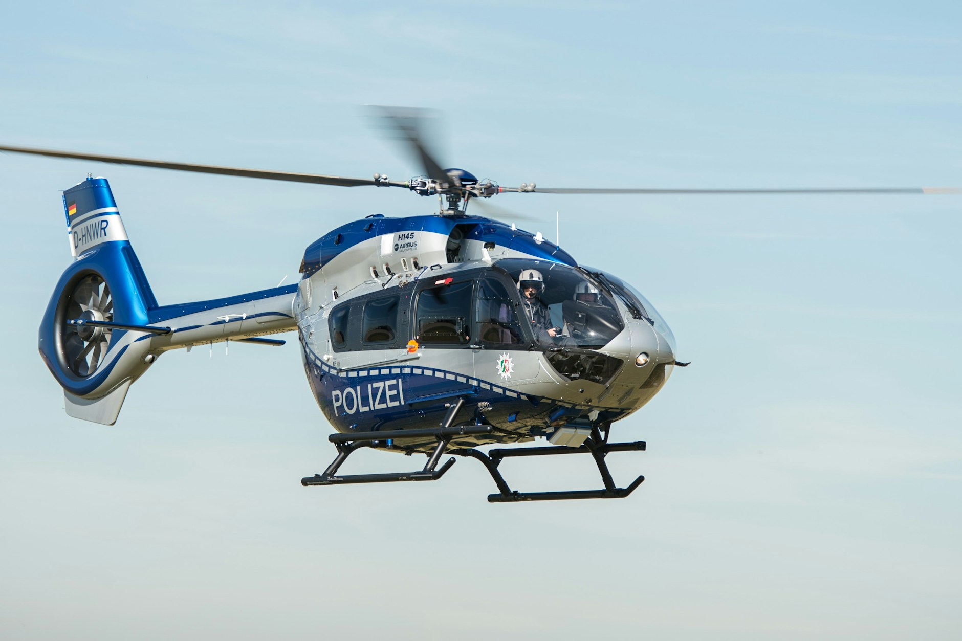 Die Polizei suchte sogar mit einem Hubschrauber nach der Seniorin, die in Zühlsdorf verschwand. (Symbolfoto)