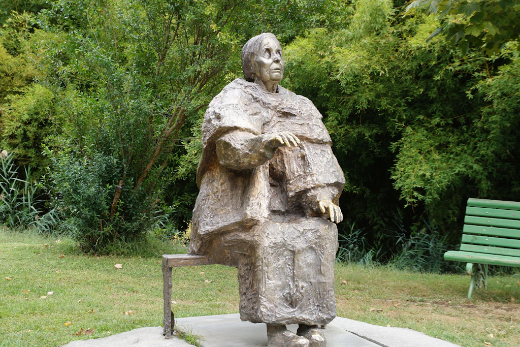 In Rupite in Bulgarien erinnert eine Statue an die Seherin Baba Wanga.