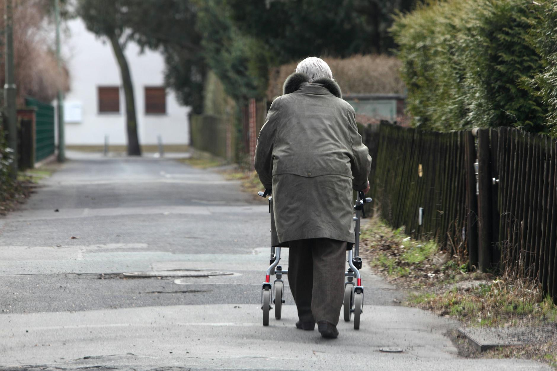 In Zühlsdorf verschwand eine Seniorin in der Nacht des ersten Weihnachtsfeiertages aus dem Haus ihrer Familie. Doch später fand sie den Rückweg nicht (Symbolfoto)