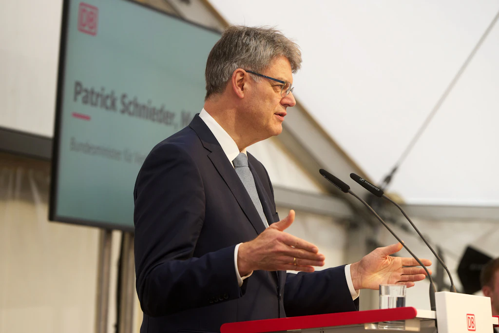 Luftverkehrssteuer: Flüge werden laut Bundesverkehrsminister nicht günstiger