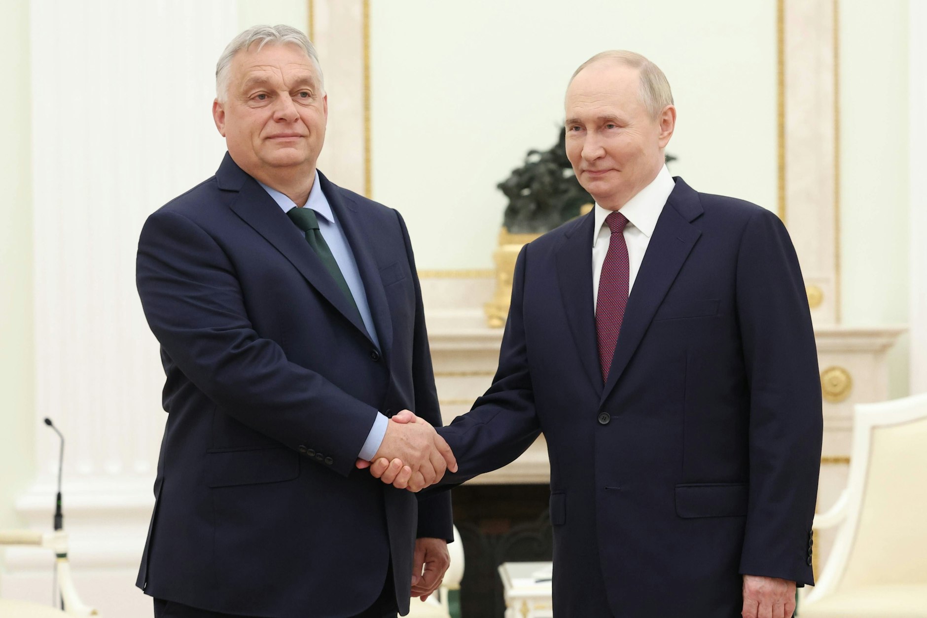 Ungarns Ministerpräsident Viktor Orbán (l.) und Russlands Präsident Wladimir Putin (r.)
