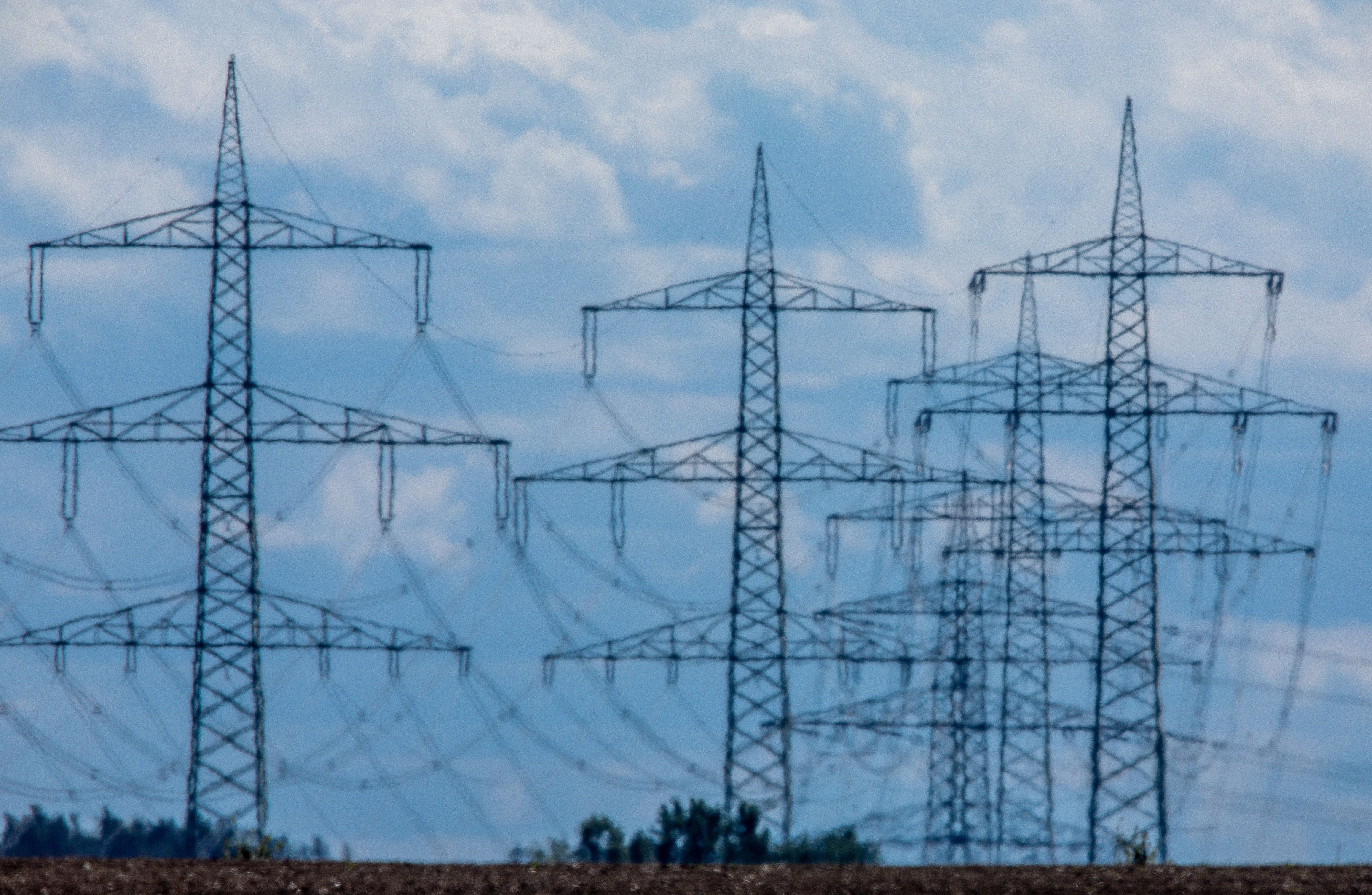 Strom- und Gaspreise 2026: Preissenkungen in Sicht, langfristig aber durchwachsene Prognose