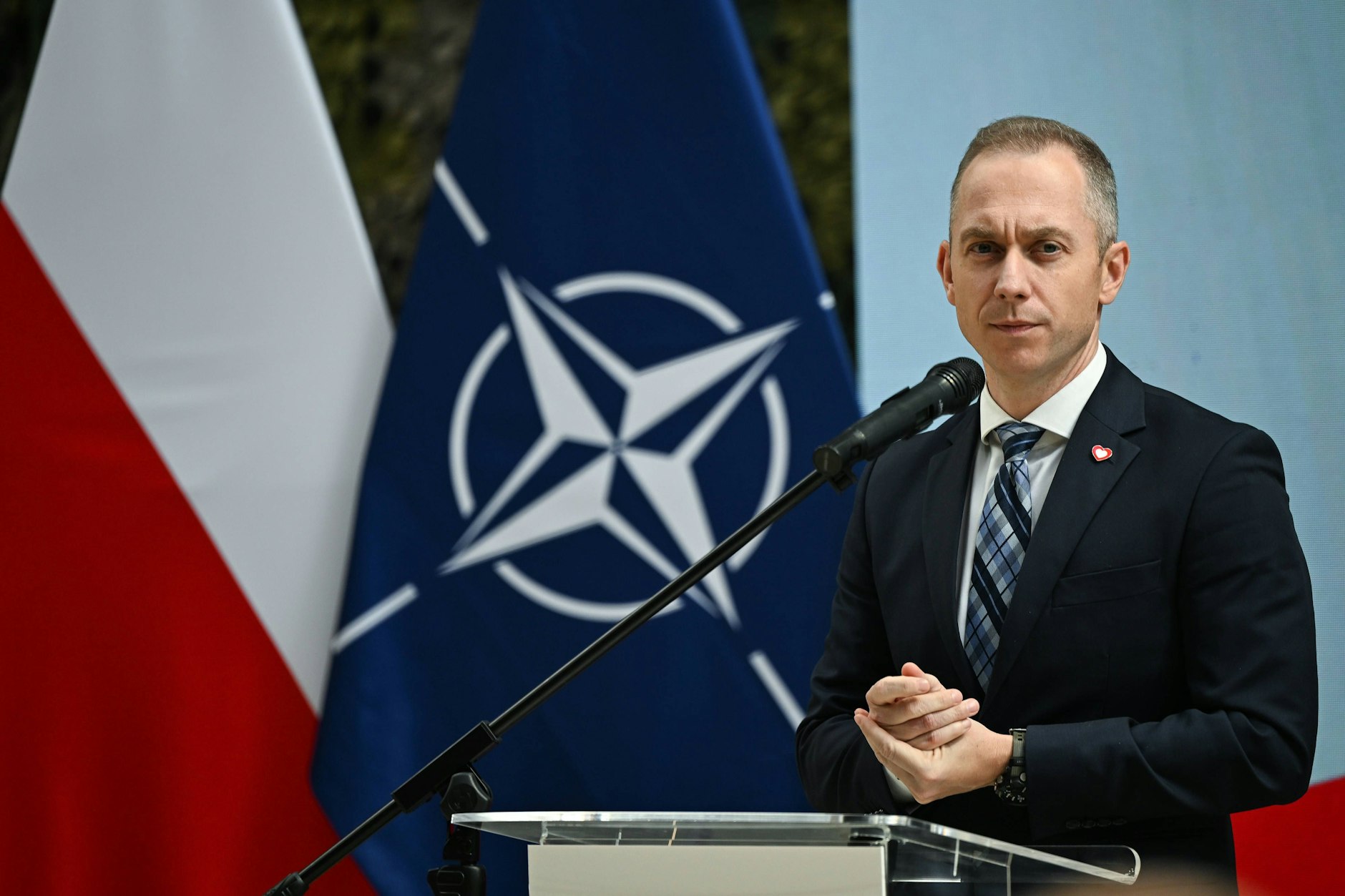 Cezary Tomczyk, Polens stellvertretender Verteidigungsminister. Er sprach gegenüber dem Guardian über Polens Pläne zur Drohnenabwehr.