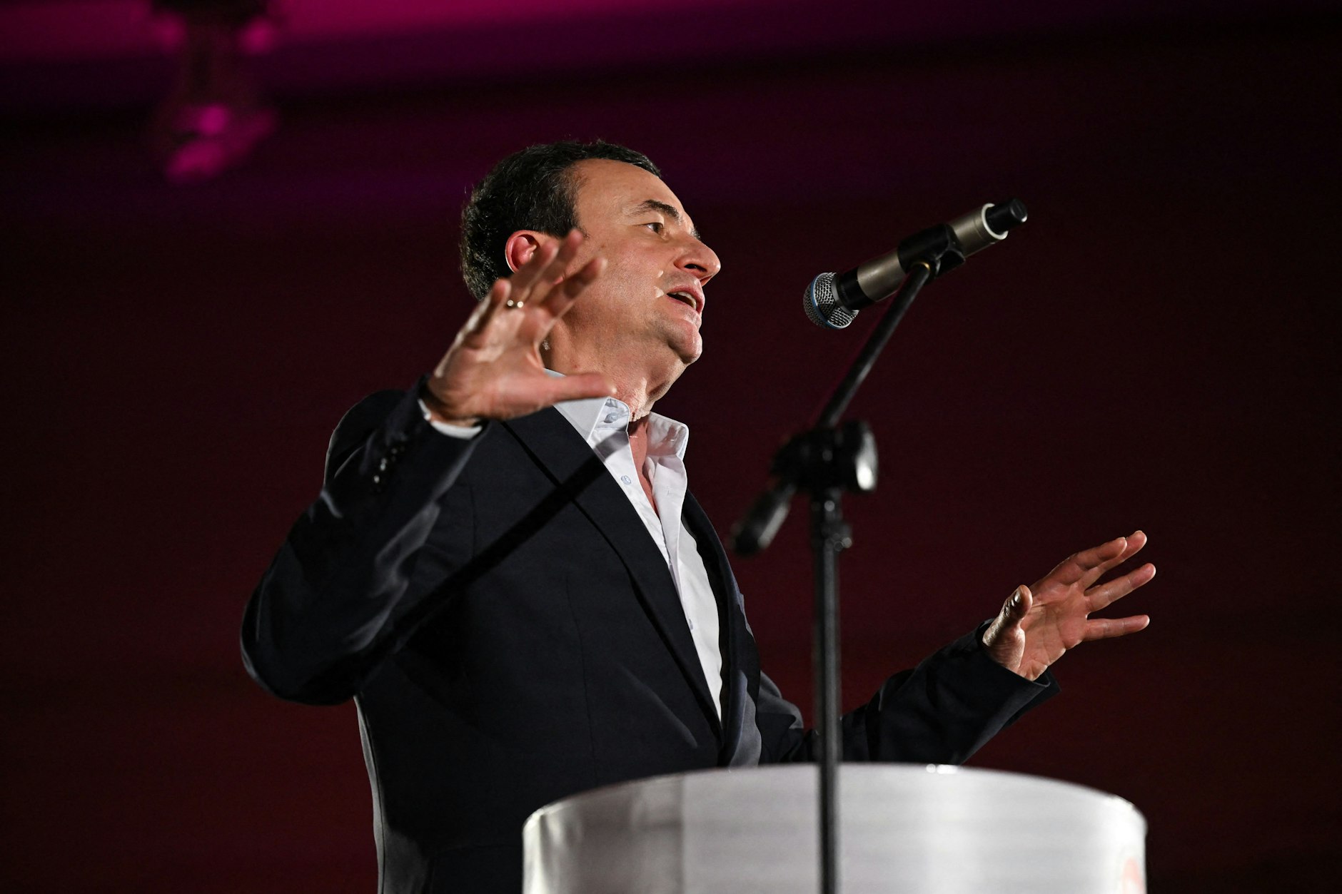 Kosovos Premierminister Albin Kurti bei einer Wahlkampfveranstaltung