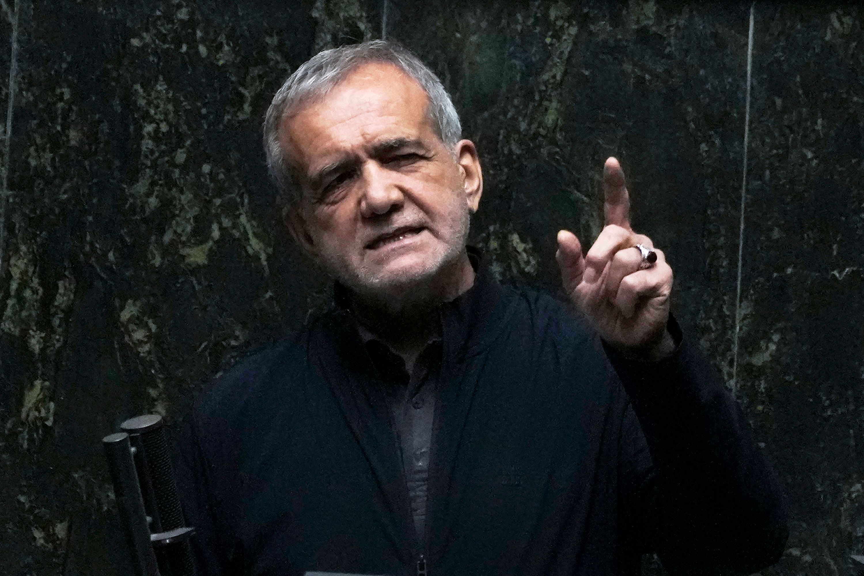 Präsident Peseschkian: Iran in „vollumfänglichem Krieg“ mit USA, Europa und Israel