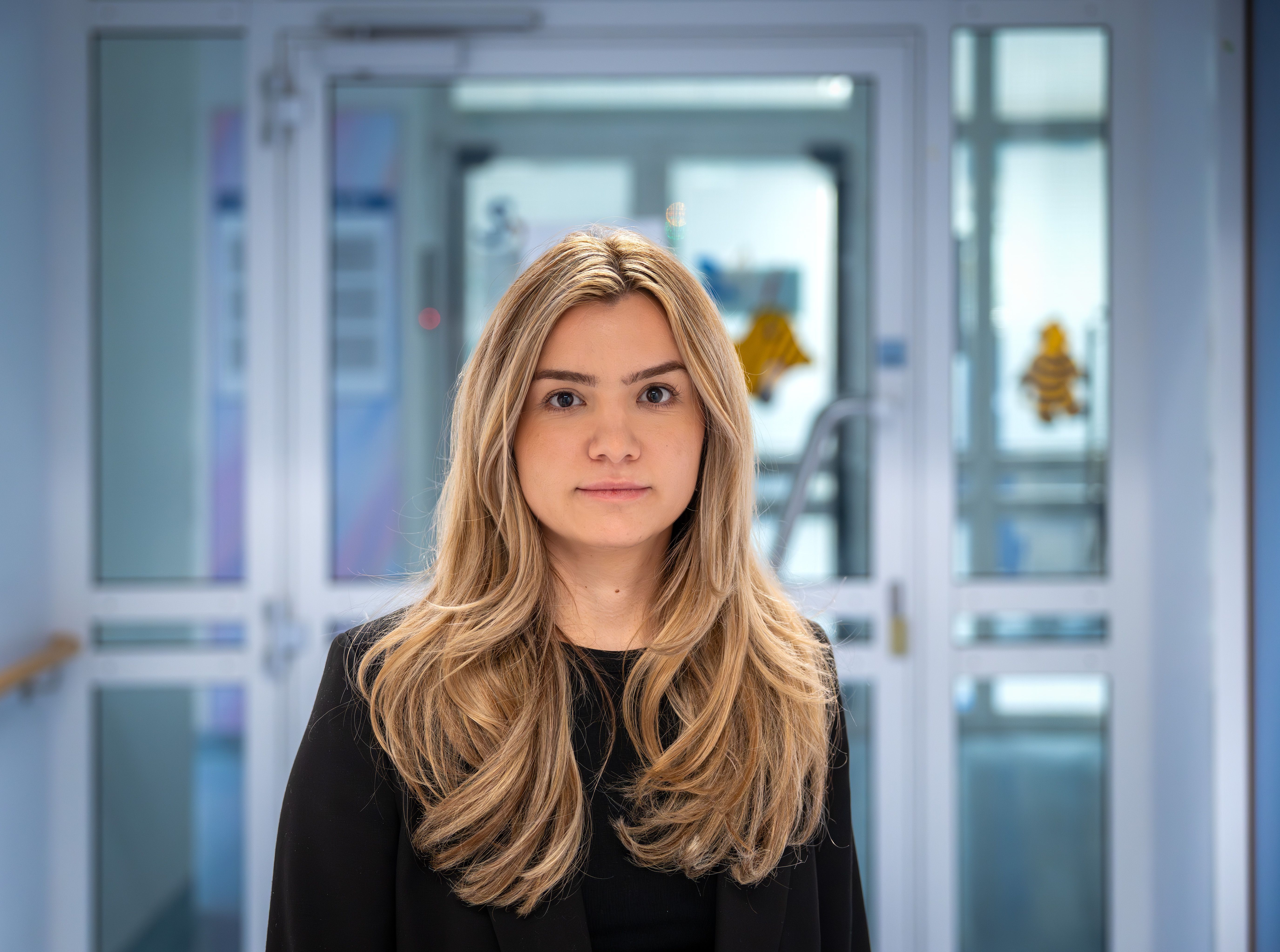 Kugelbombe trifft 7-Jährigen: Schwester erzählt von Leidensweg ihres Bruders